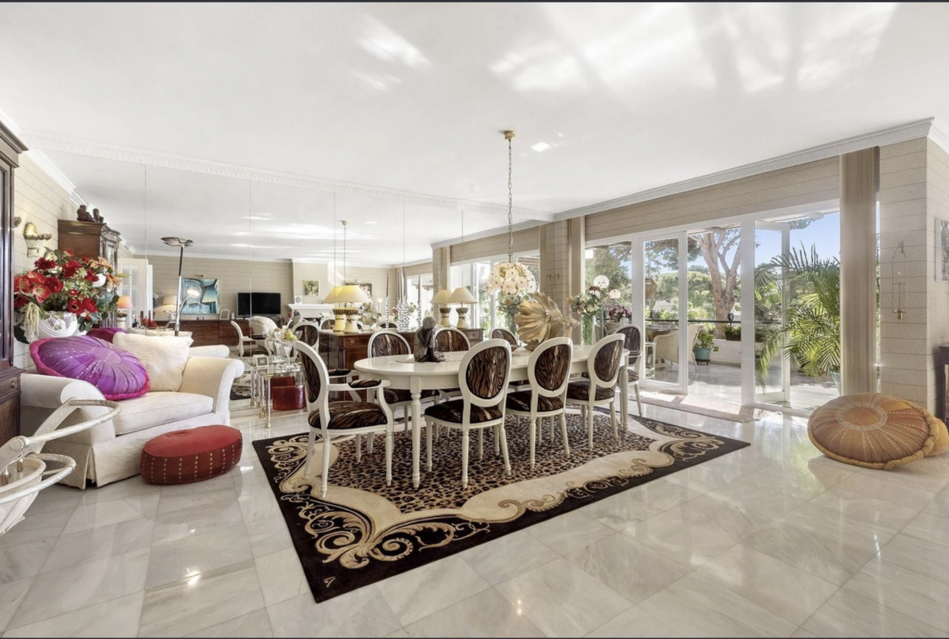 Elegant and spacious apartment in El Presidente – Prime location next to the beach