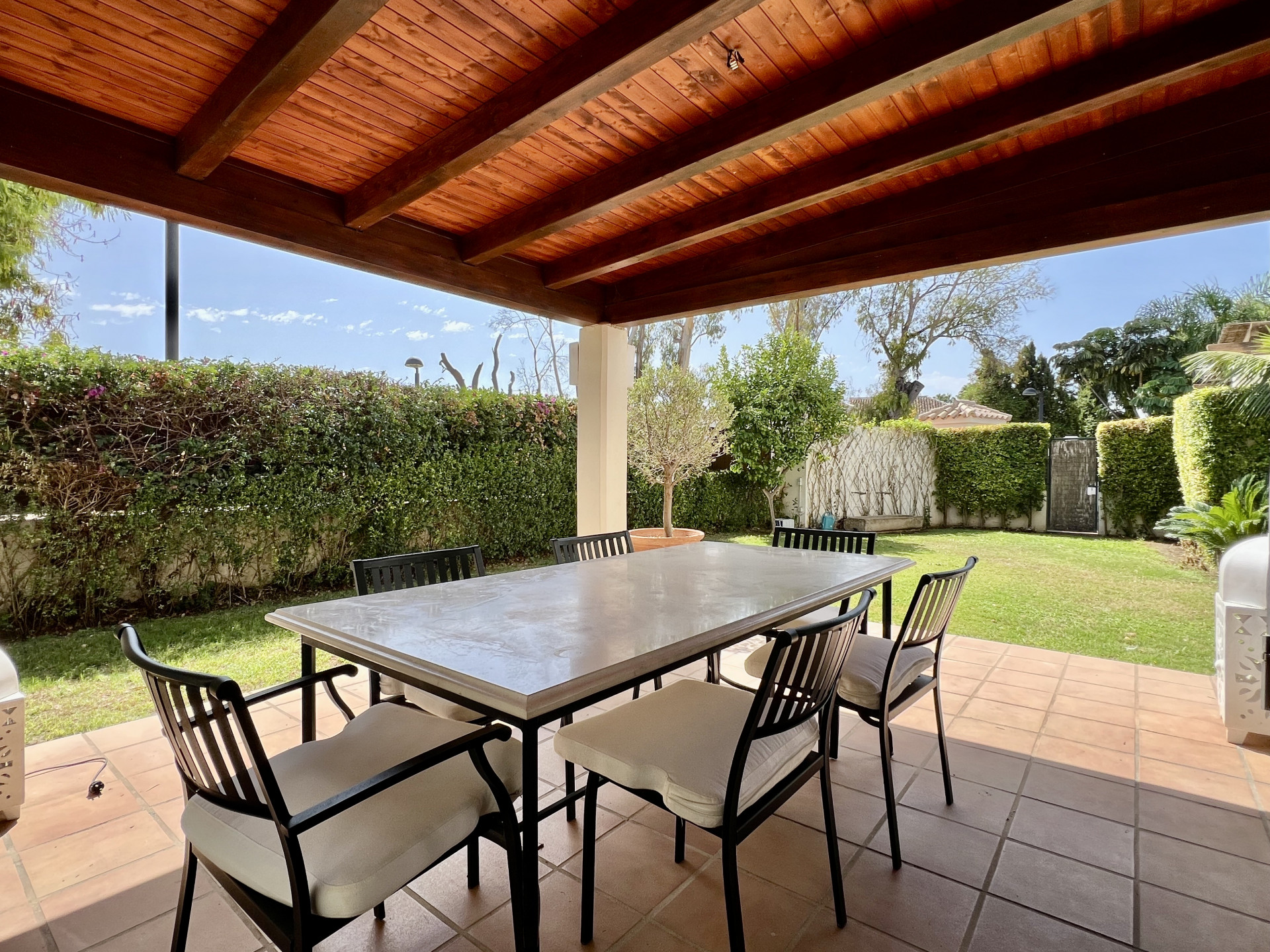 Exclusive  & Luxury corner townhouse in Guadalmina Baja