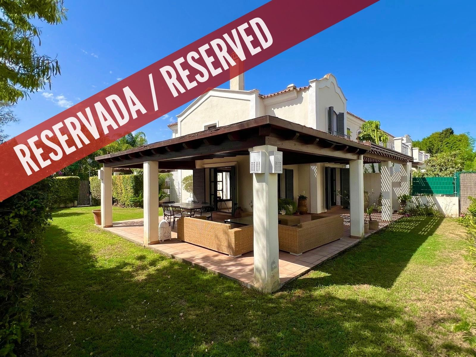 Exclusive  & Luxury corner townhouse in Guadalmina Baja