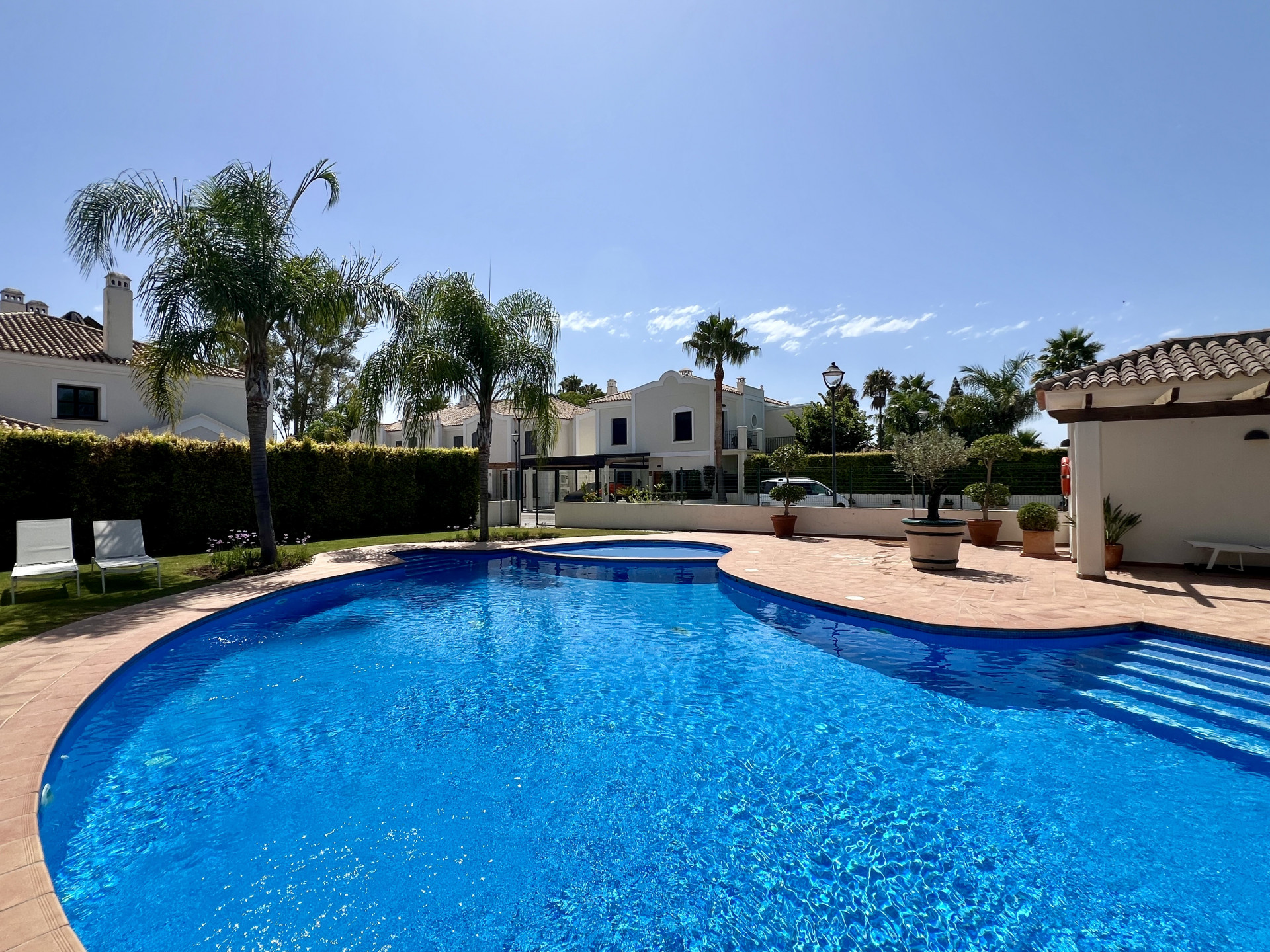 Exclusive  & Luxury corner townhouse in Guadalmina Baja