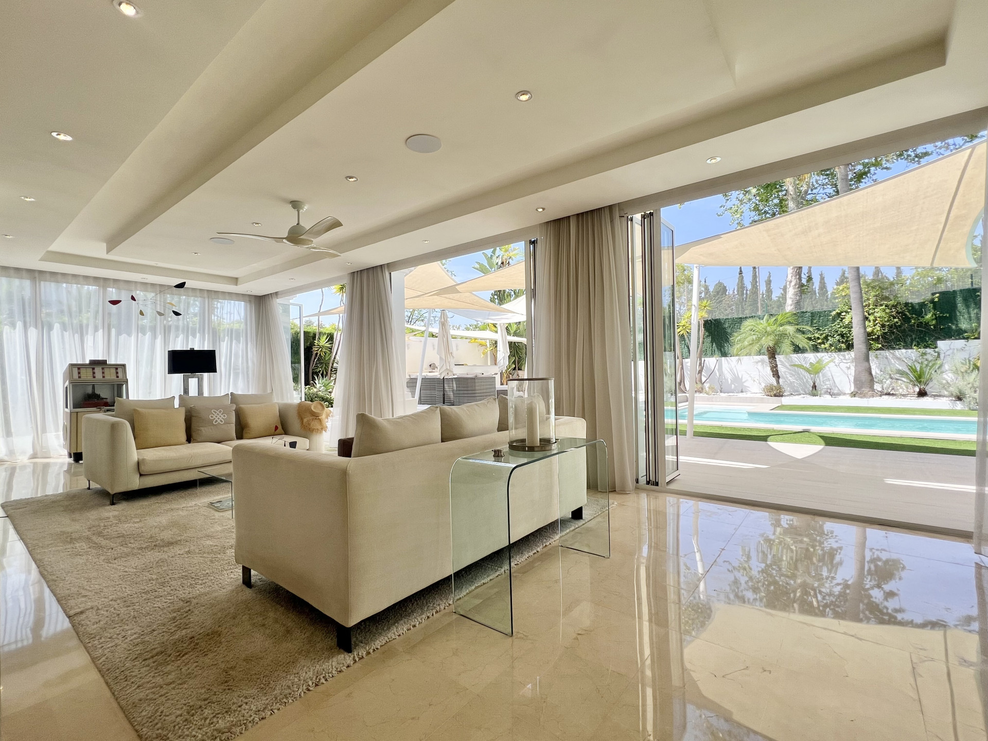 Espectacular villa en primera linea de golf - Guadalmina Alta