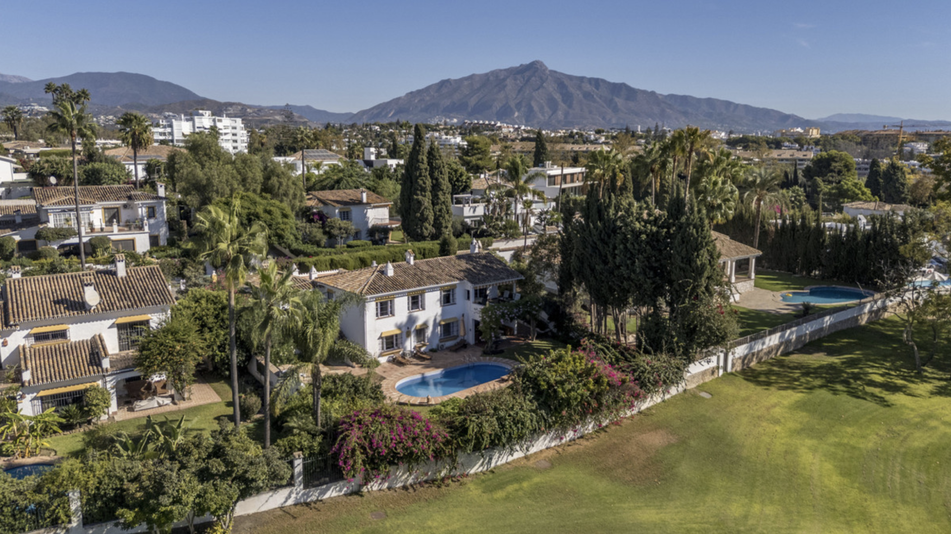 Charming rustic traditional style family villa set in a nice mature garden,  front line golf  in Guadalmina Alta