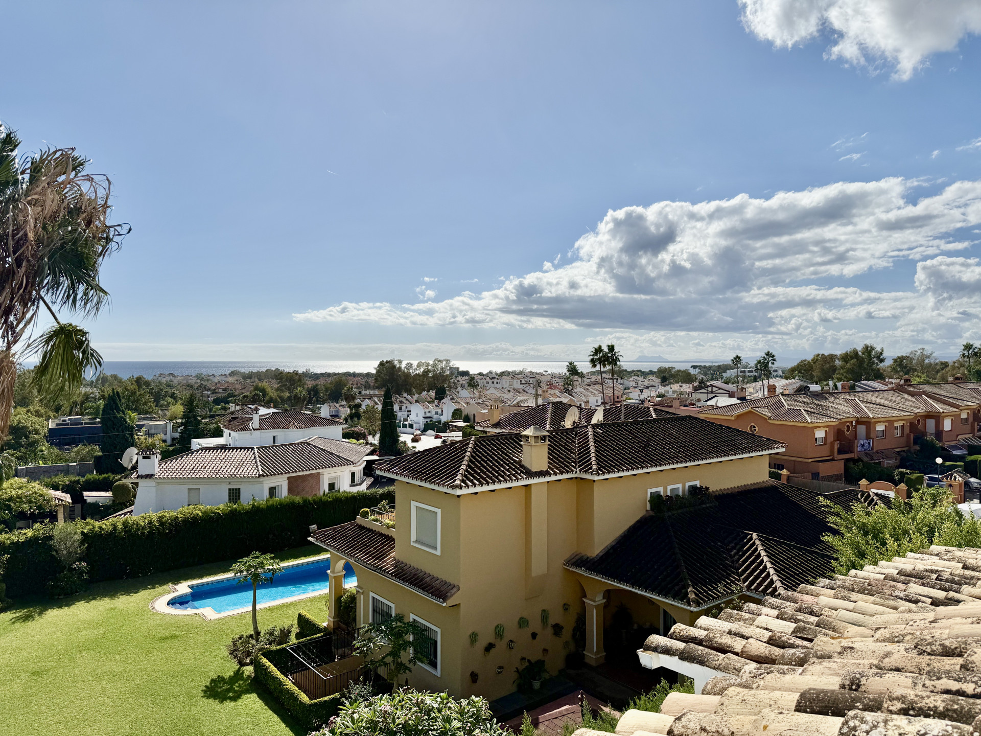 Spacieux appartement de 3 chambres avec vue sur la mer, à proximité de nombreux parcours de golf