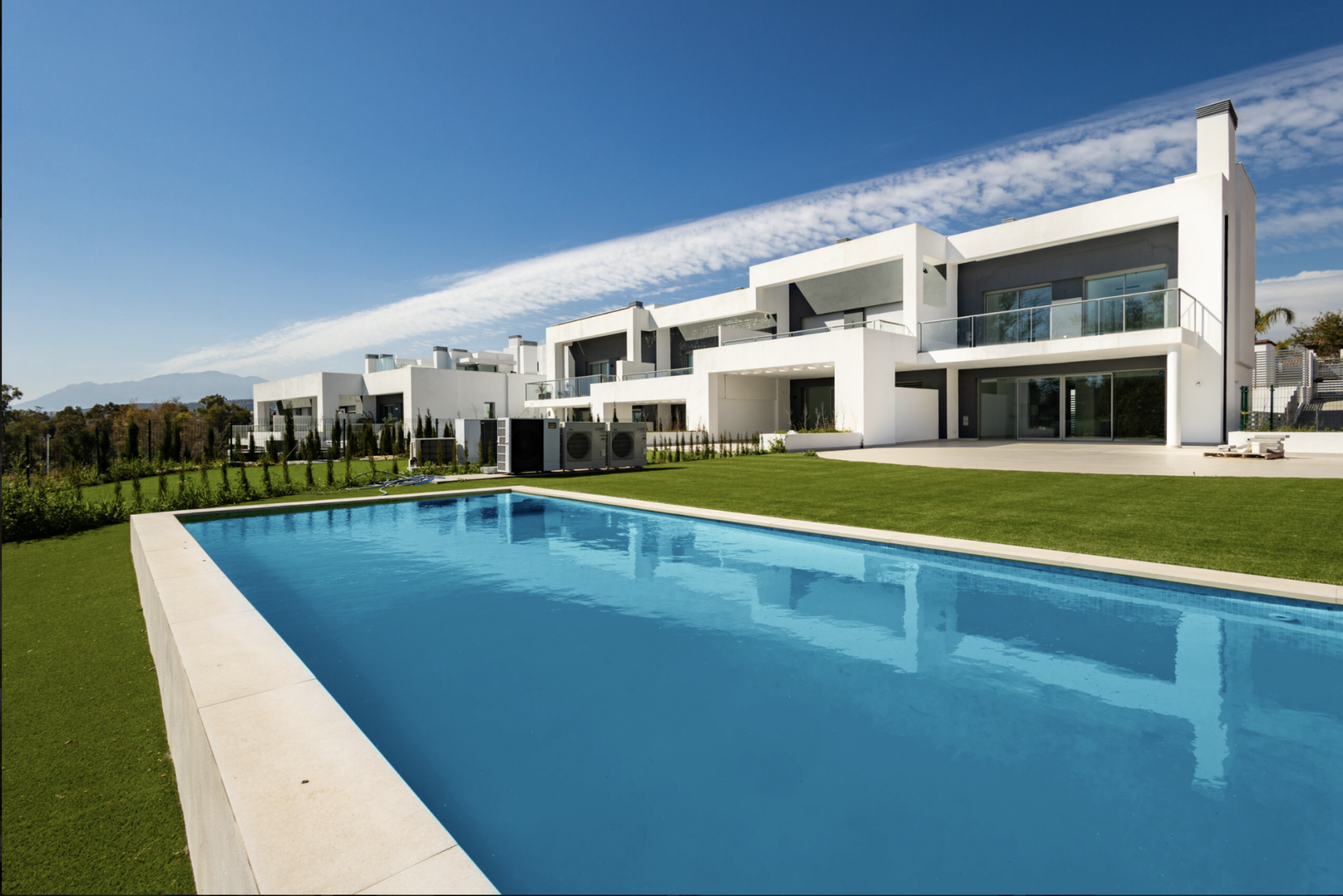 Brand new luxury semi-detached villa located close to Guadalmina Golf Club