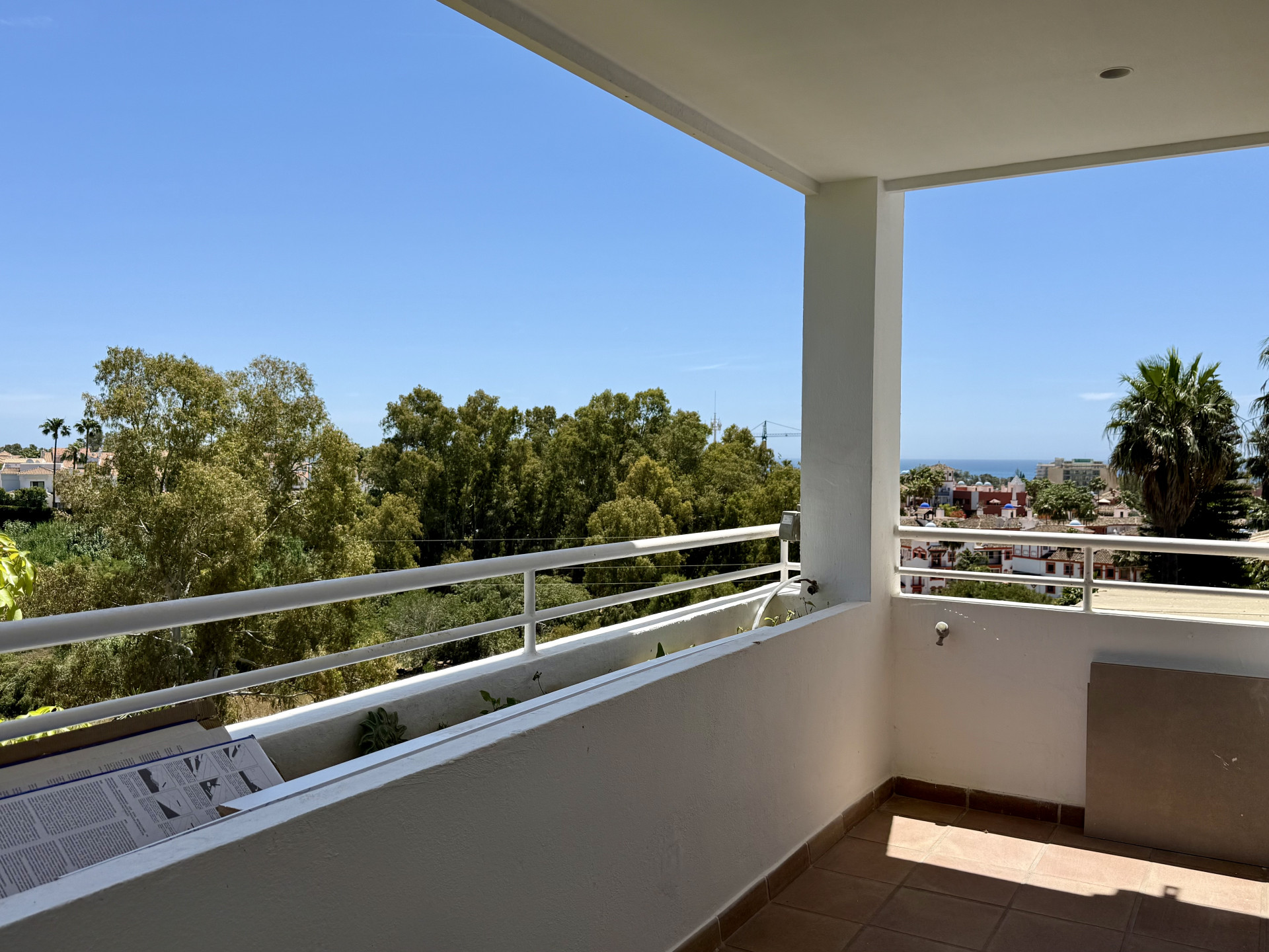 Recently Renovated Two-Bedroom Apartment Near Diana Shopping Center