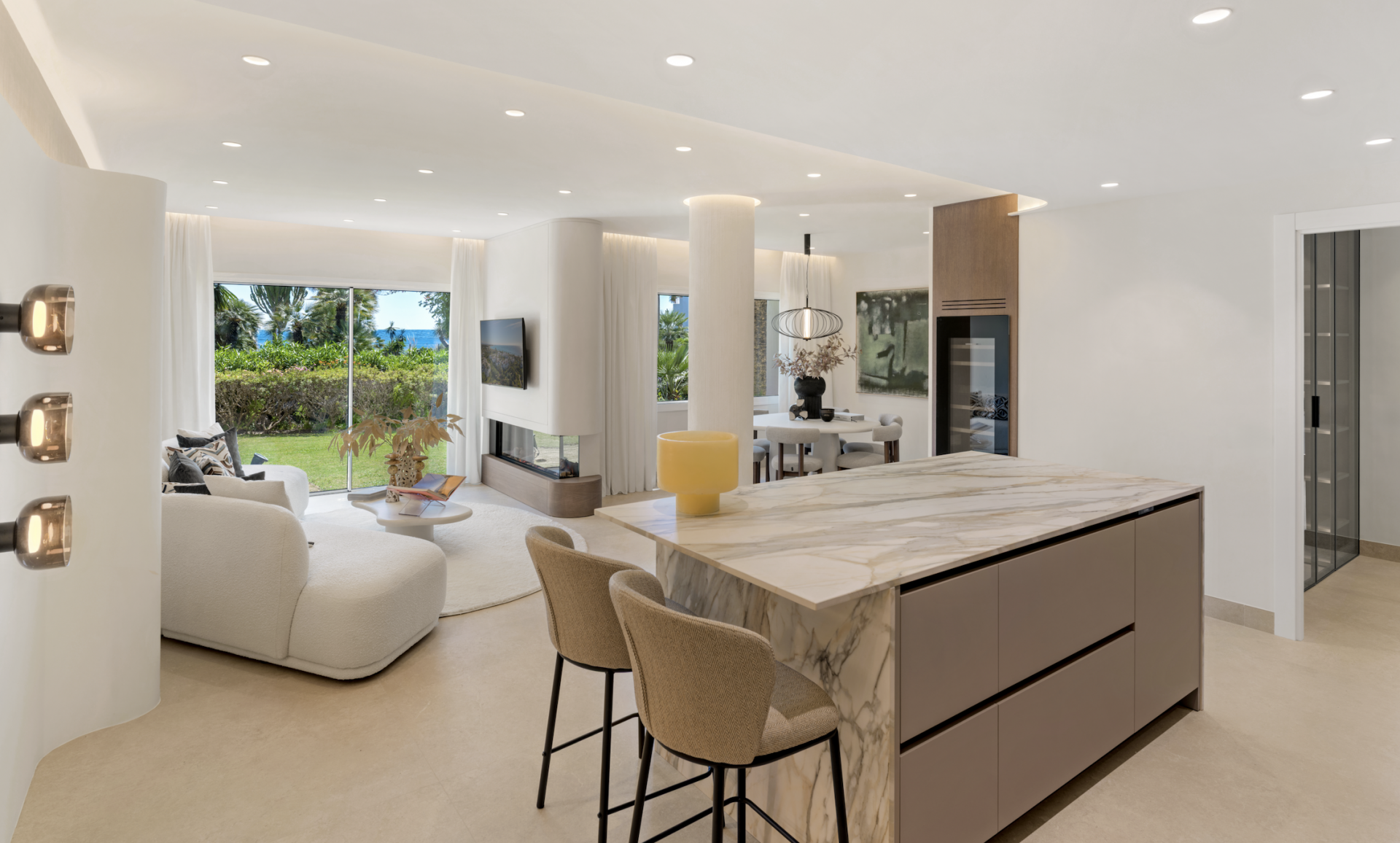 Perfectly positioned along Estepona’s New Golden Mile - Exclusive beachfront ground floor apartment