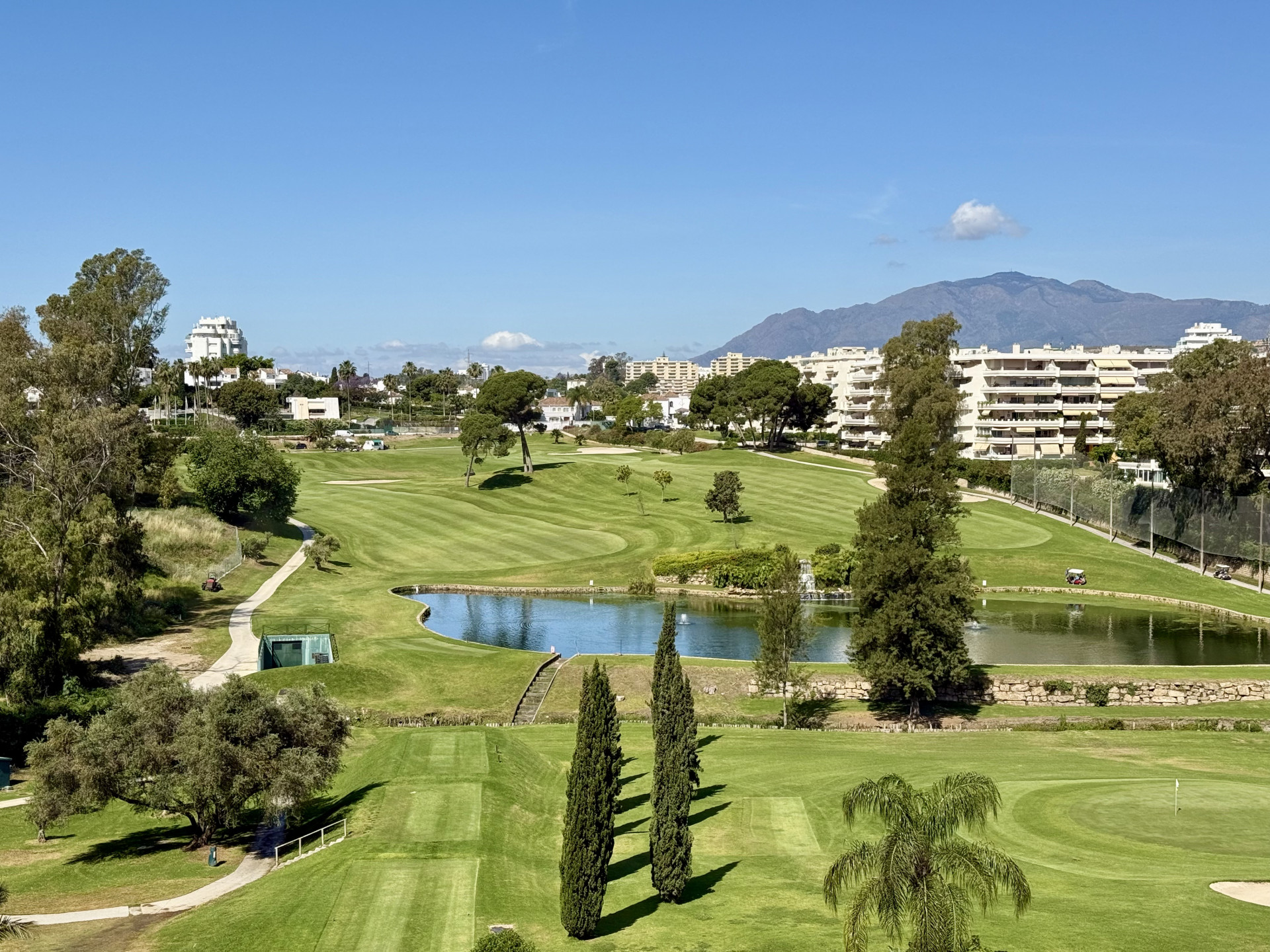 Corner Apartment on the Frontline  Golf with Panoramic Views in Guadalmina Alta