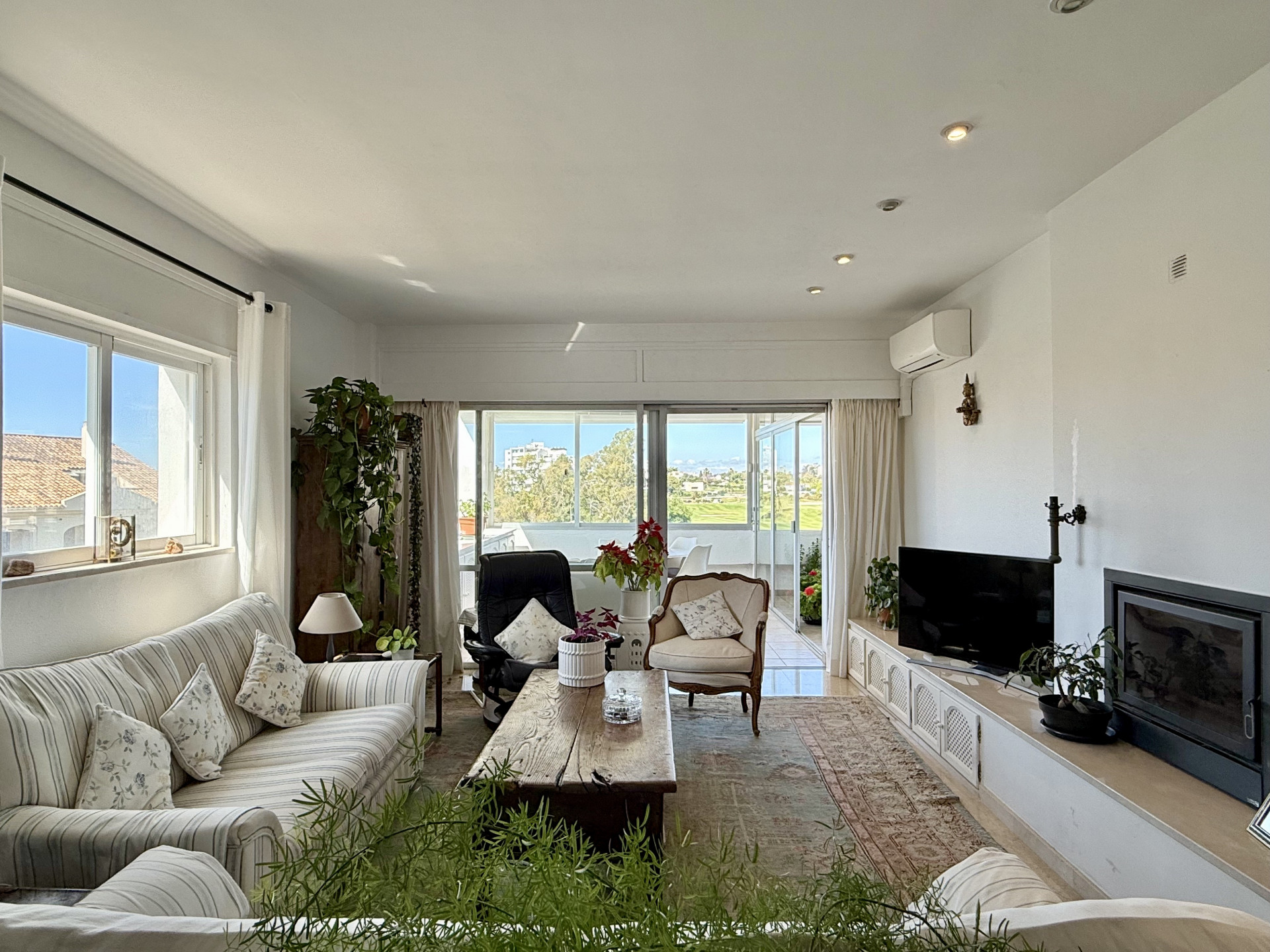 Corner Apartment on the Frontline  Golf with Panoramic Views in Guadalmina Alta