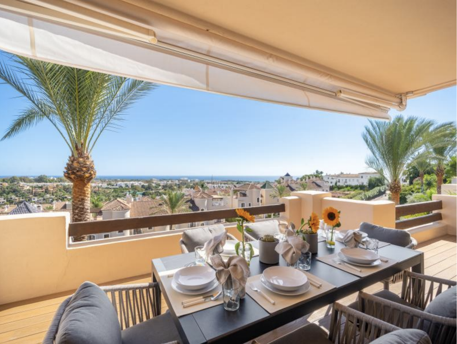 SEASONAL RENTAL - ONLY AUGUST AND SEPTEMBER - Luxury duplex penthouse with impressive solarium and private pool in El Paraíso