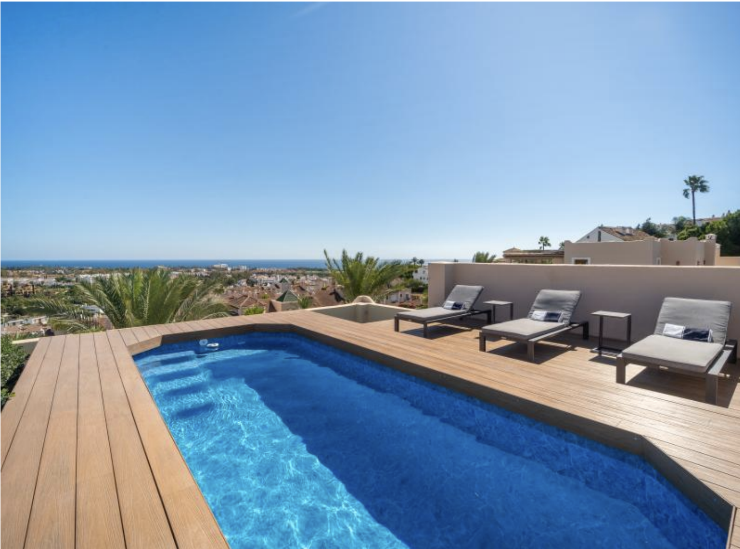 SEASONAL RENTAL - ONLY AUGUST AND SEPTEMBER - Luxury duplex penthouse with impressive solarium and private pool in El Paraíso