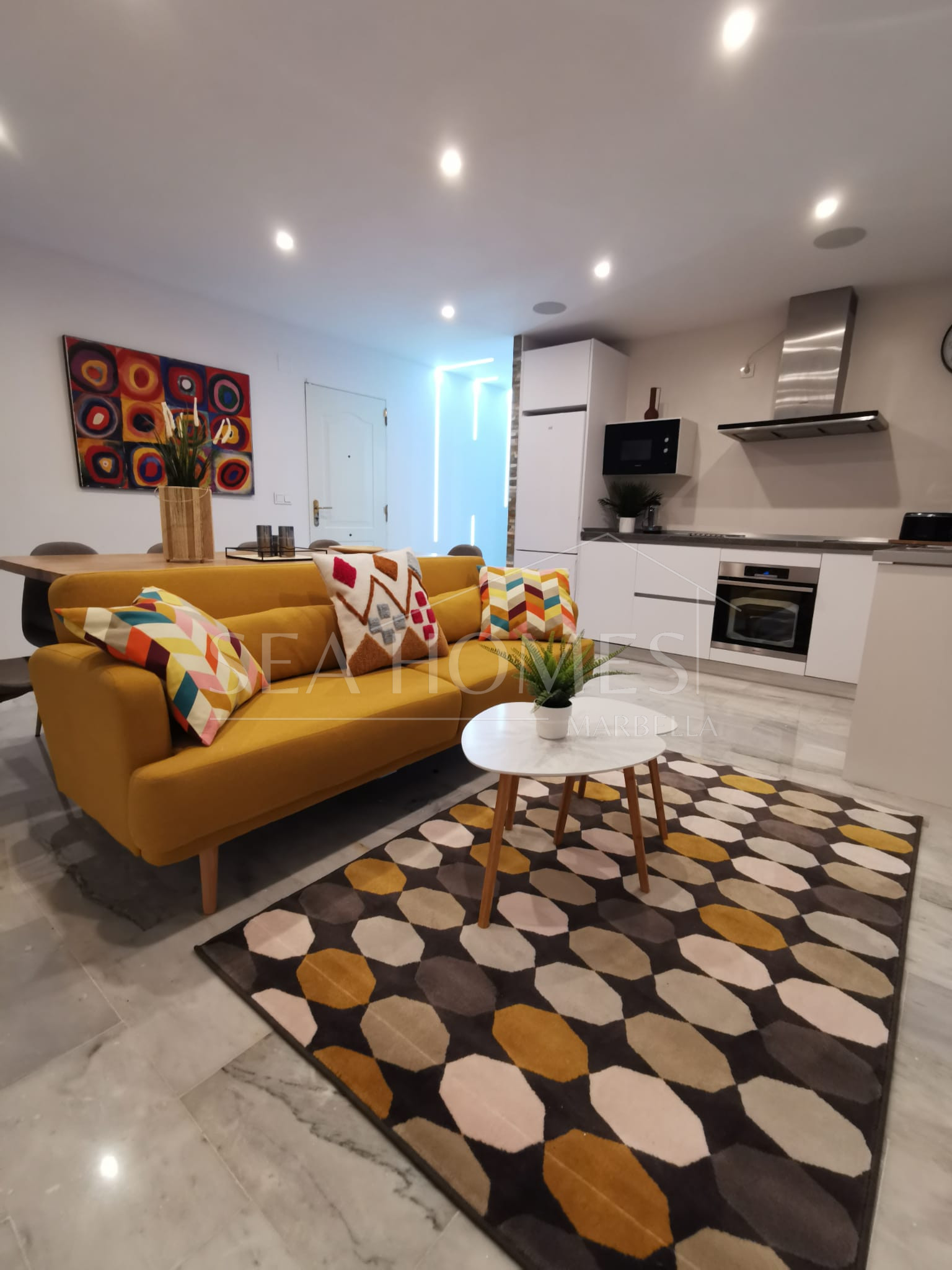 Investment Opportunity: 4 Bedroom Townhouse 15 Minutes from Marbella