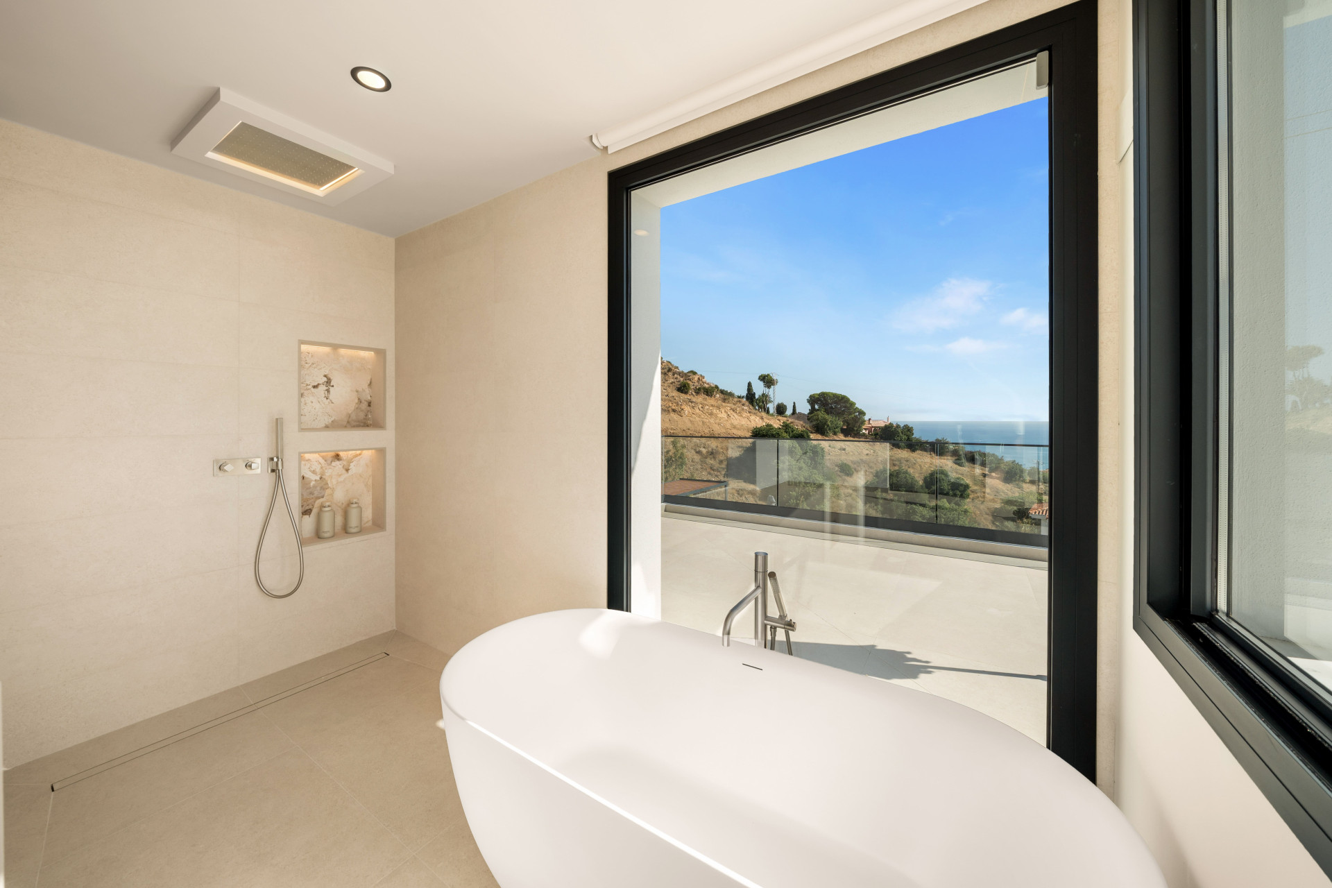 Renovated Villa with 180° Panoramic Sea Views in La Capellanía — photo 6