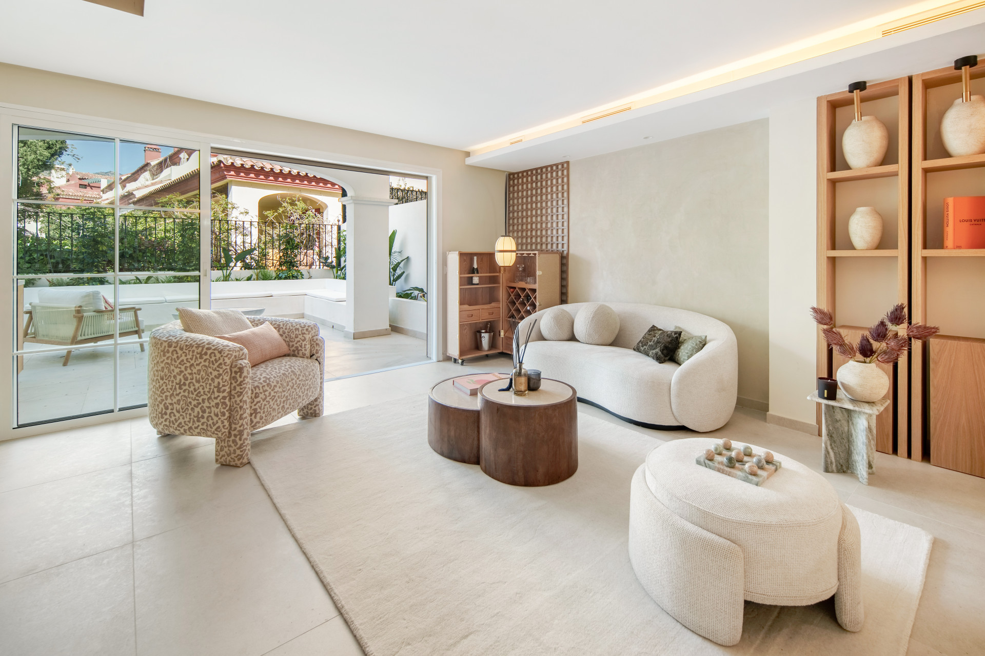 Image 1: Таунхаус For sale, The Golden Mile, €1,495,000 [CP06014]