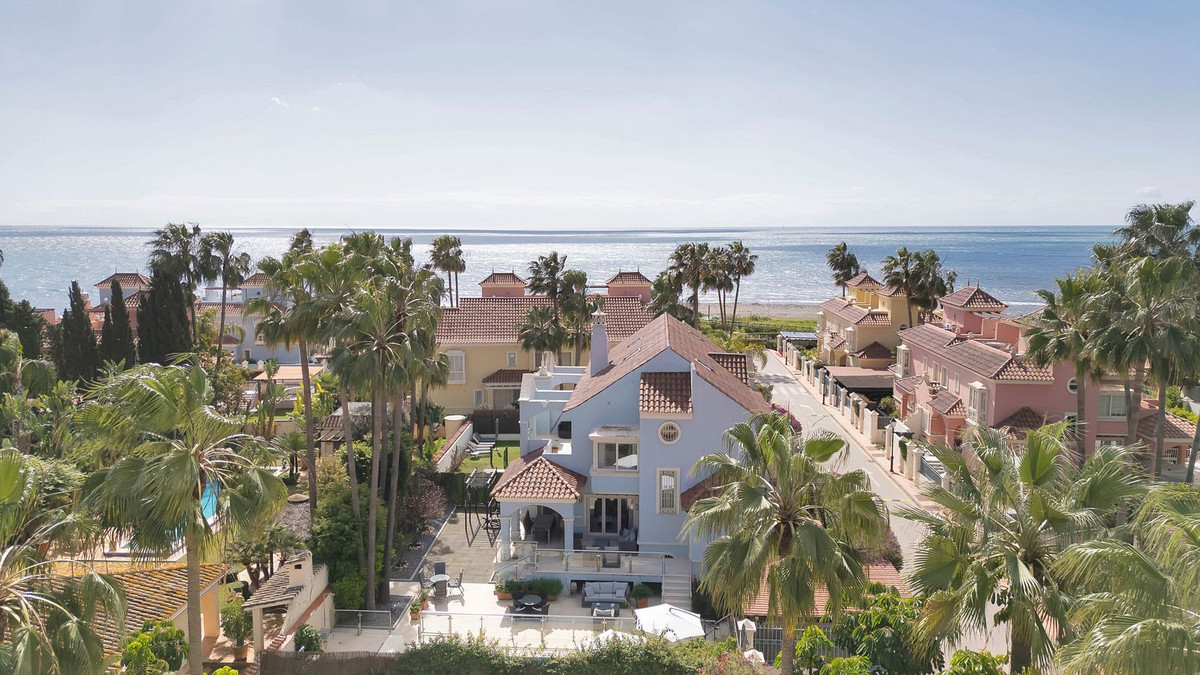 Image 2: Detached Villa For sale, Puerto Banús, €2,395,000 [CP06008]