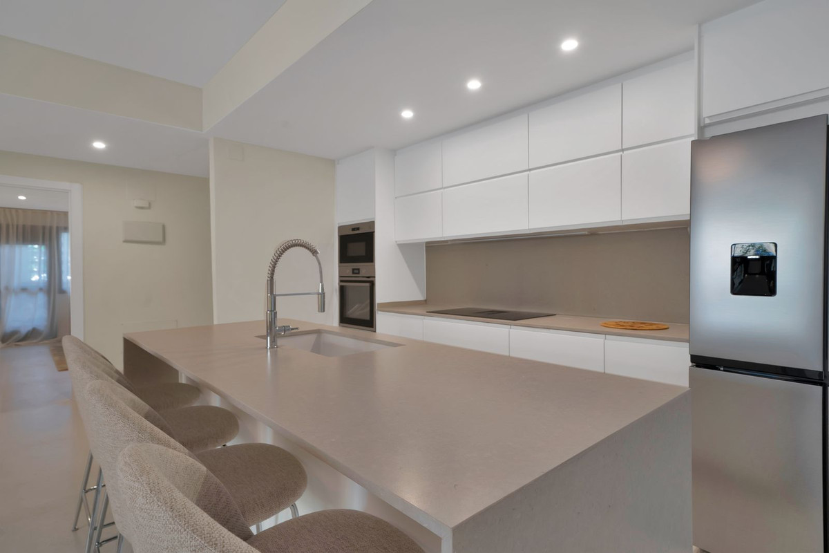 Image 3: квартира For sale, San Pedro de Alcántara, €695,000 [CP006414]