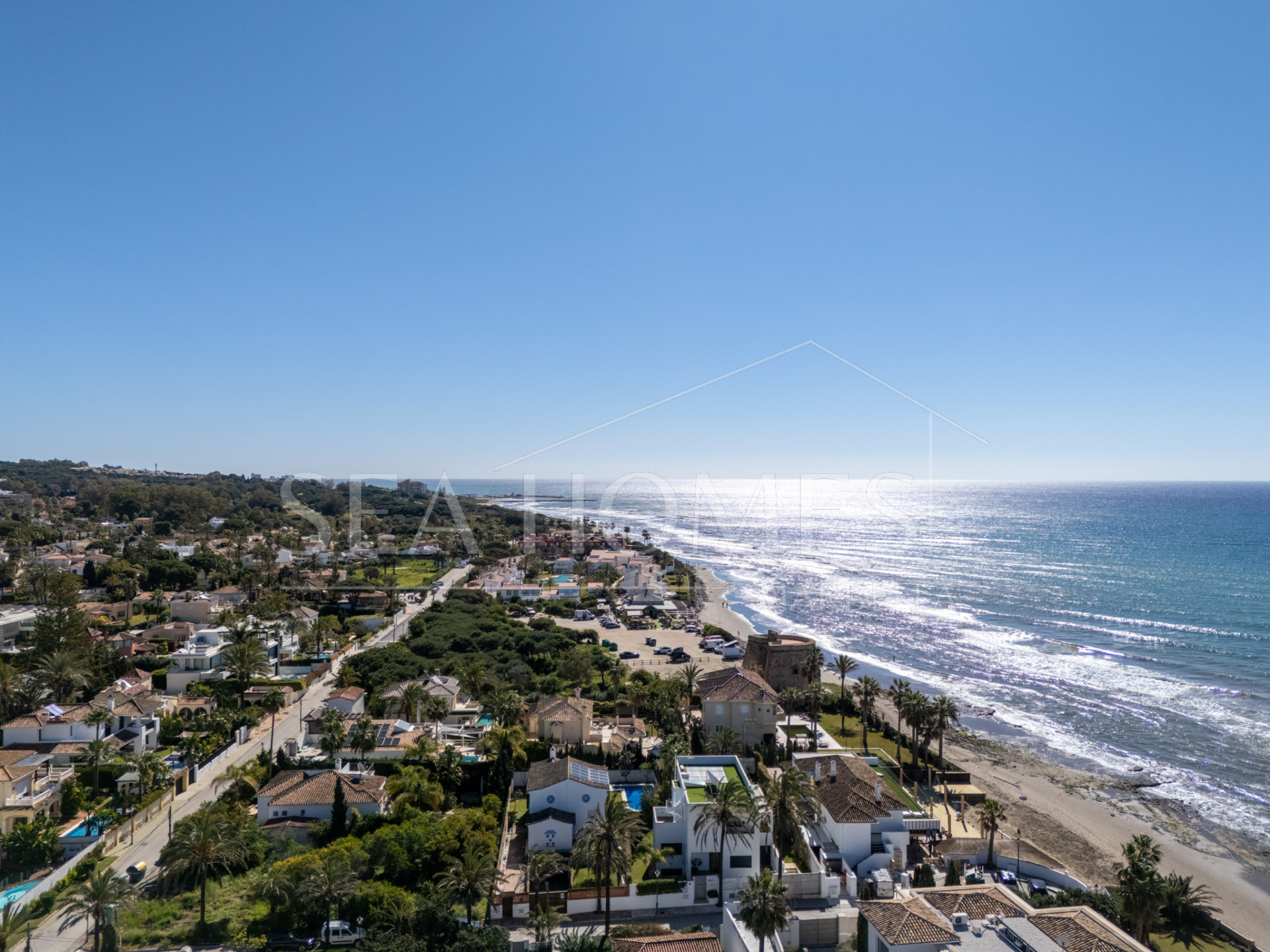 OPPORTUNITY-PRICE JUST REDUCED FOR A QUICK SALE: Stunning Luxury Front Line Beach Villa in Marbesa, Marbella East