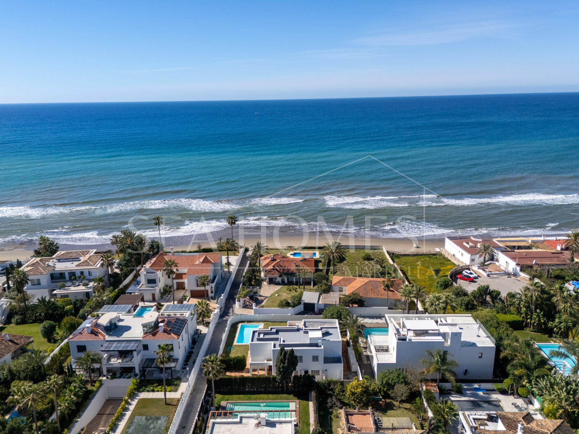 OPPORTUNITY-PRICE JUST REDUCED FOR A QUICK SALE: Stunning Luxury Front Line Beach Villa in Marbesa, Marbella East