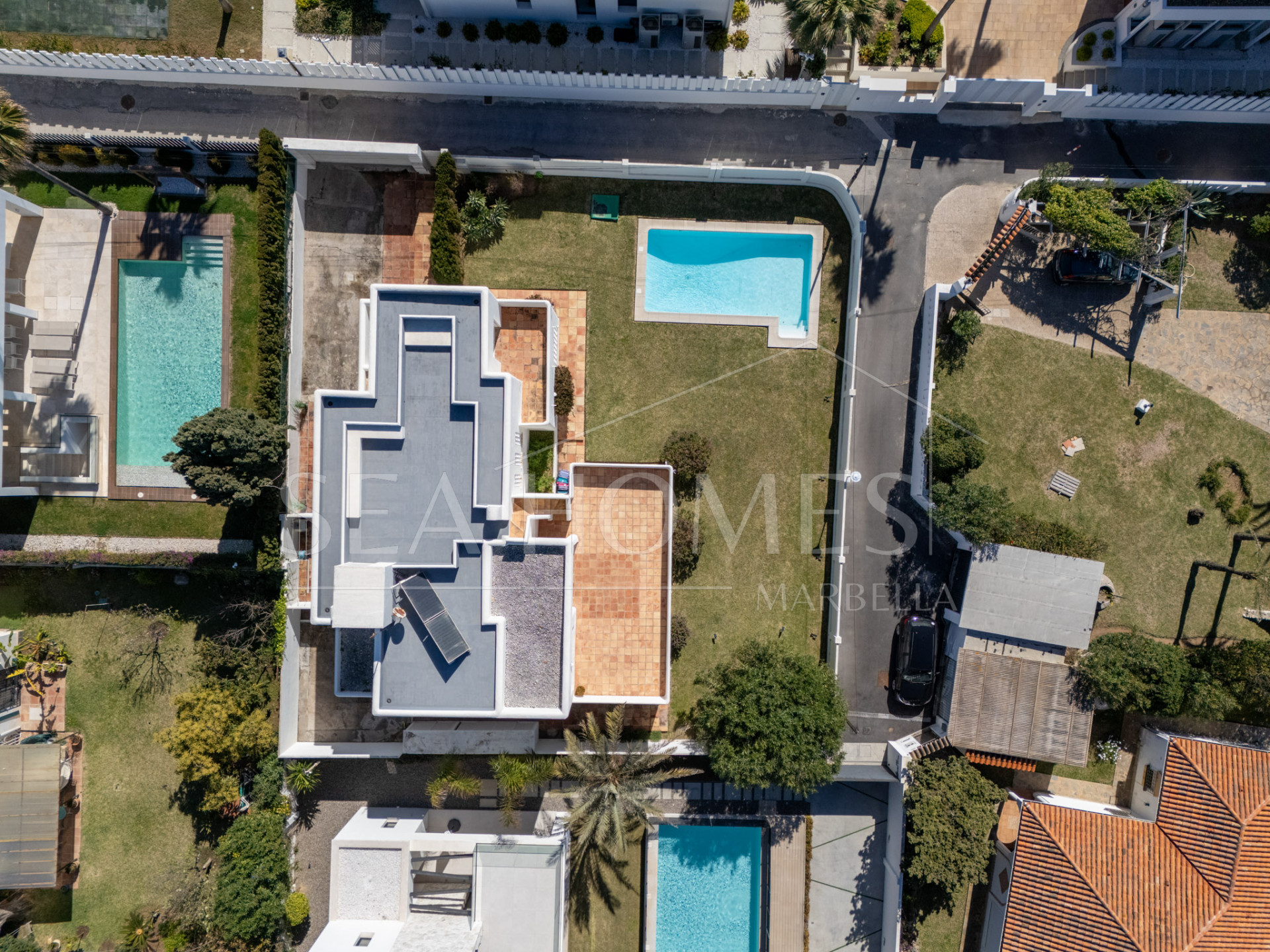 OPPORTUNITY-PRICE JUST REDUCED FOR A QUICK SALE: Stunning Luxury Front Line Beach Villa in Marbesa, Marbella East