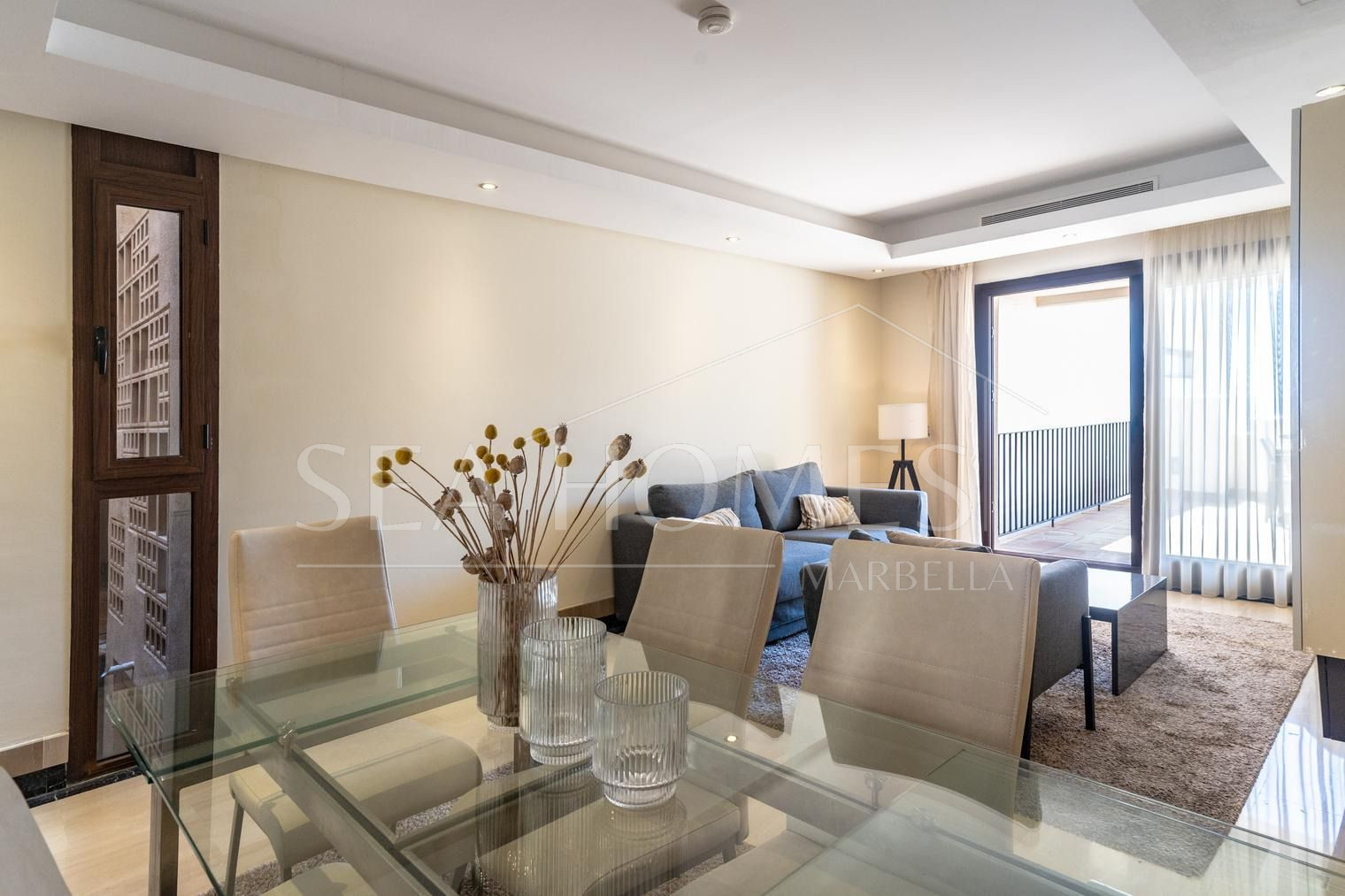 Beachfront Penthouse with Private Pool – Estepona