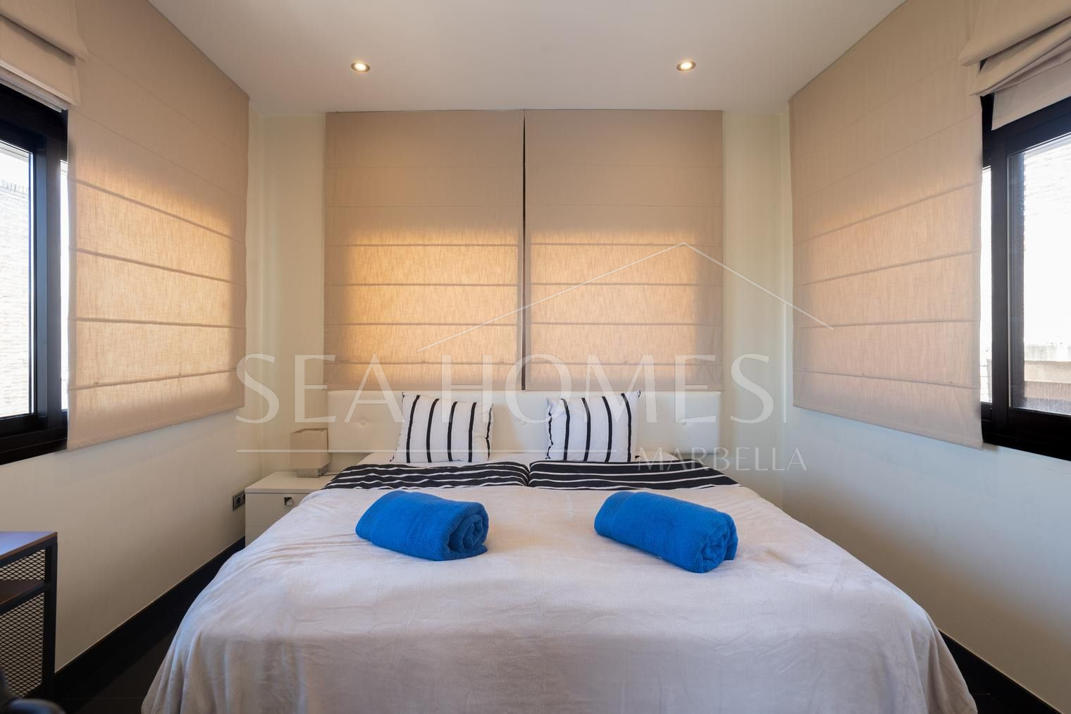 Beachfront Penthouse with Private Pool – Estepona