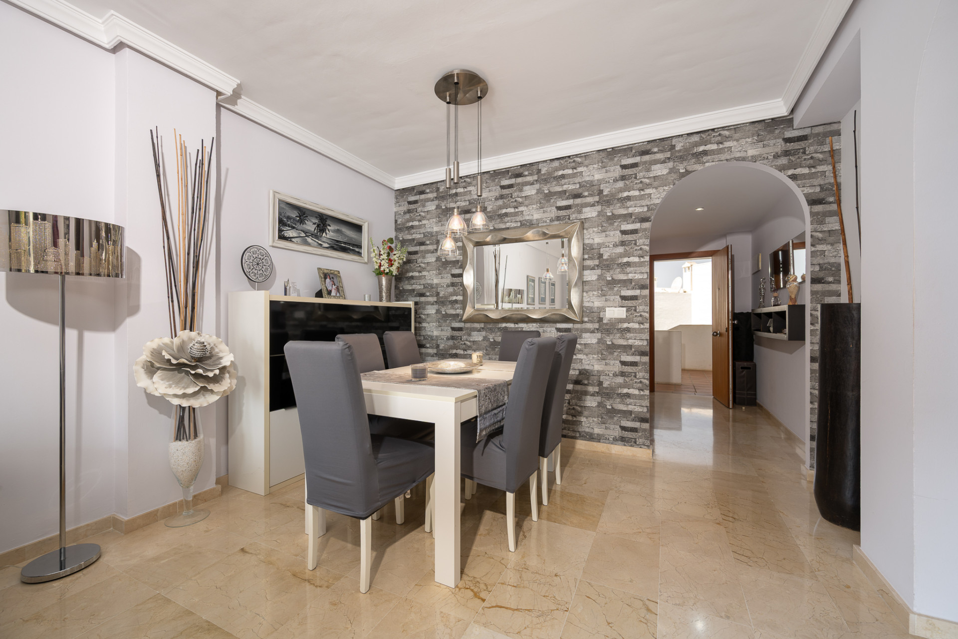 Top-Floor Apartment with expansive rooftop terrace & sea views in El Pilar, Estepona — photo 6