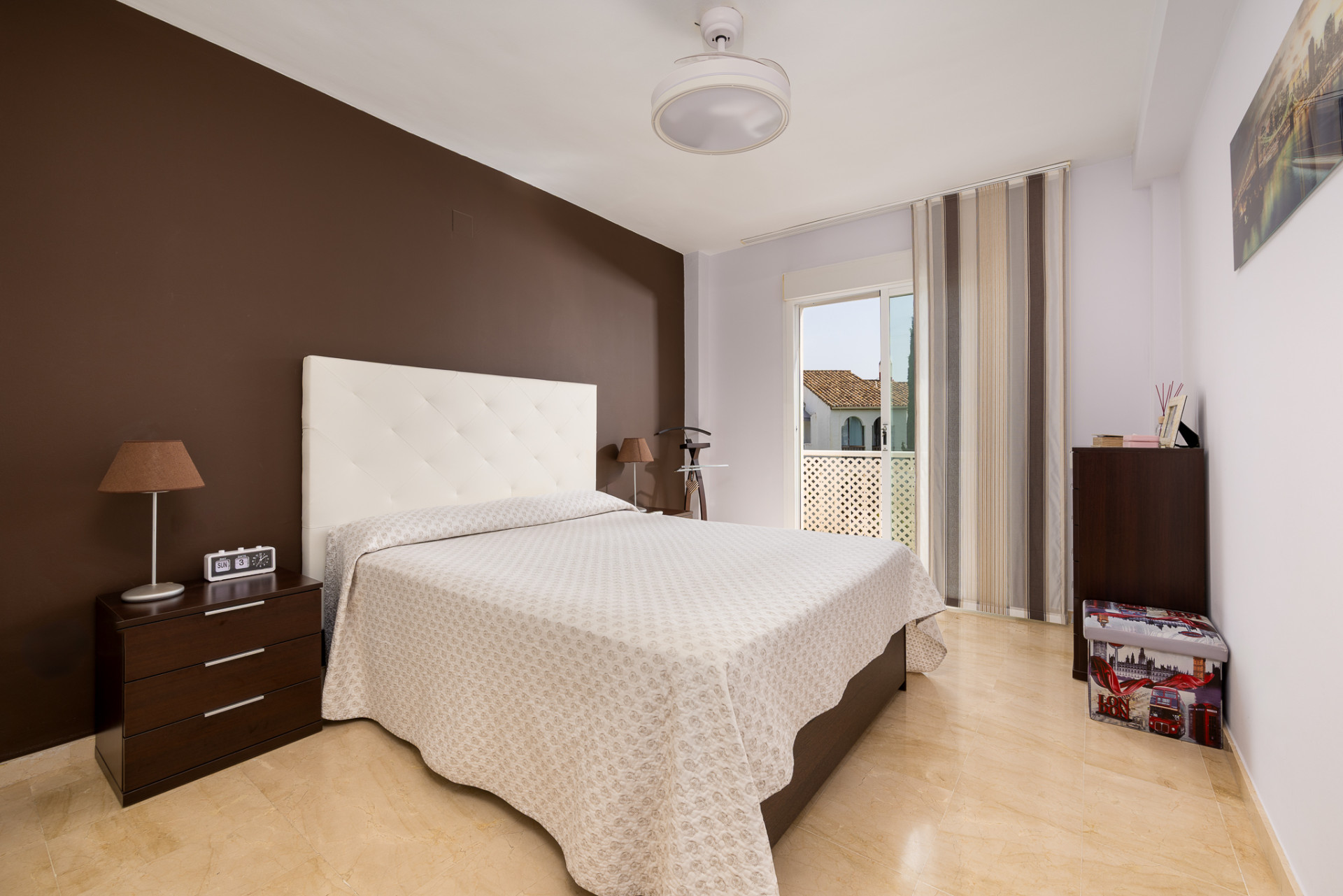 Top-Floor Apartment with expansive rooftop terrace & sea views in El Pilar, Estepona — photo 10