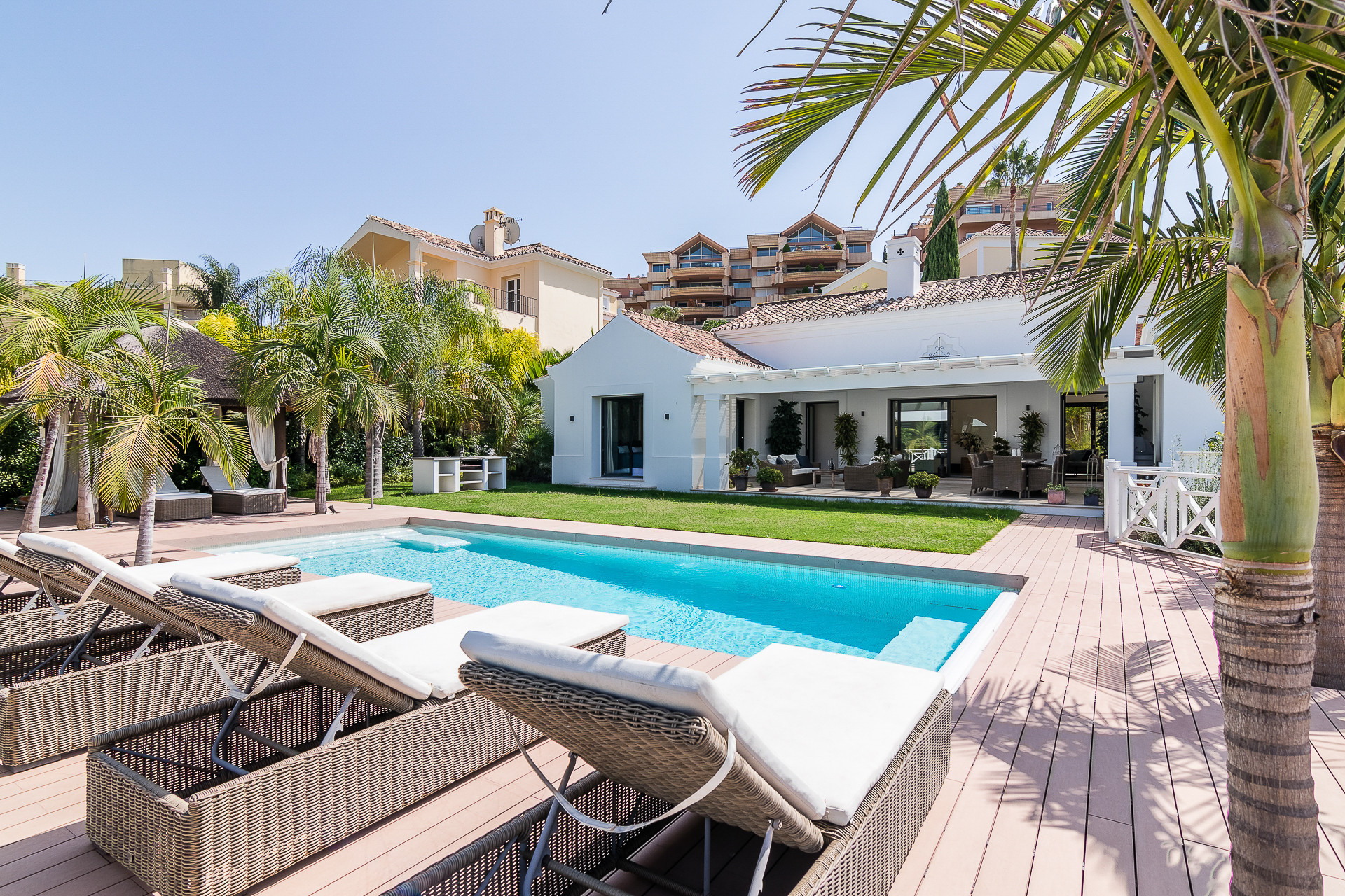 Qlistings - Villa Tucan: Elegance and Comfort in Golf Valley, Marbella. Property Image