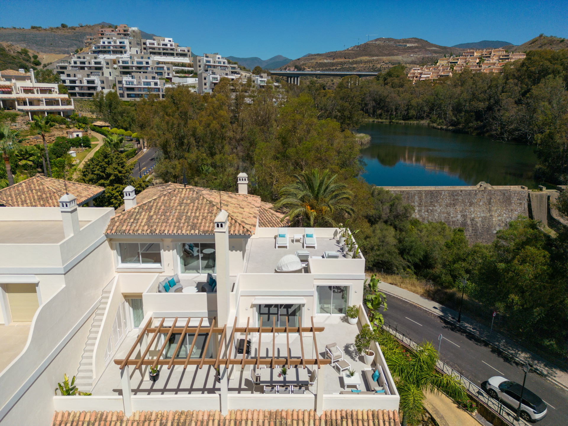 Qlistings - Corner Duplex Penthouse with Views for Sale in Palacetes Los Belvederes, Nueva Andalucia, Marbella Property Image