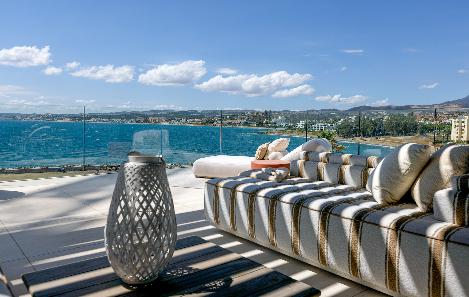 Qlistings - Luxury apartment for sale in the exclusive resort of ikkil Bay, Estepona Property Image