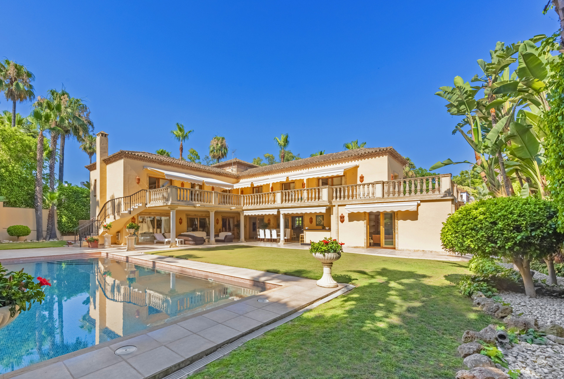 Qlistings - Elegant Villa Close to Beaches and Schools for Sale in Las Brisas, Nueva Andalucia, Marbella Property Image