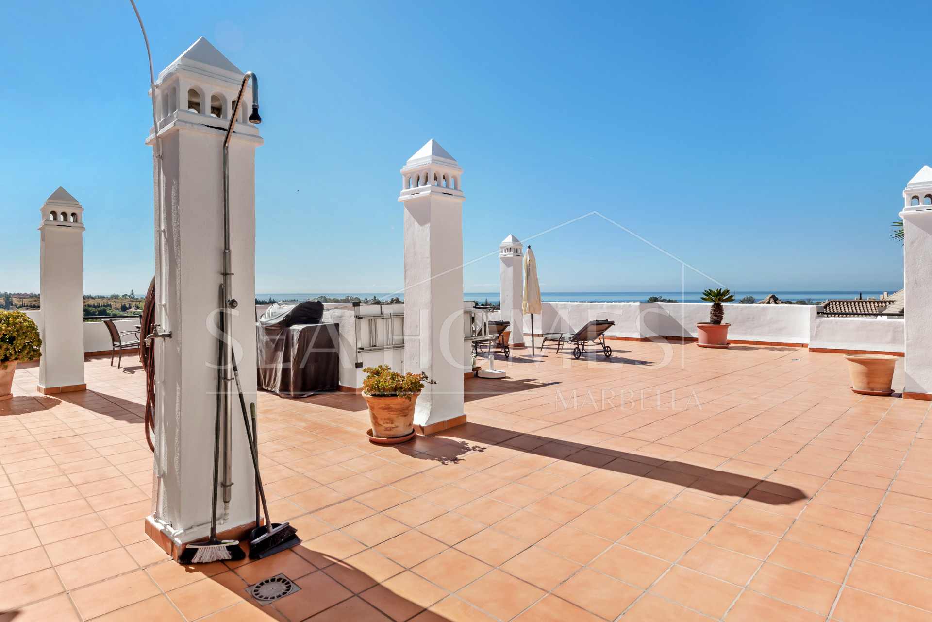 Beautiful 3 bedroom duplex penthouse with sea views for sale in Selwo, Estepona New Golden Mile