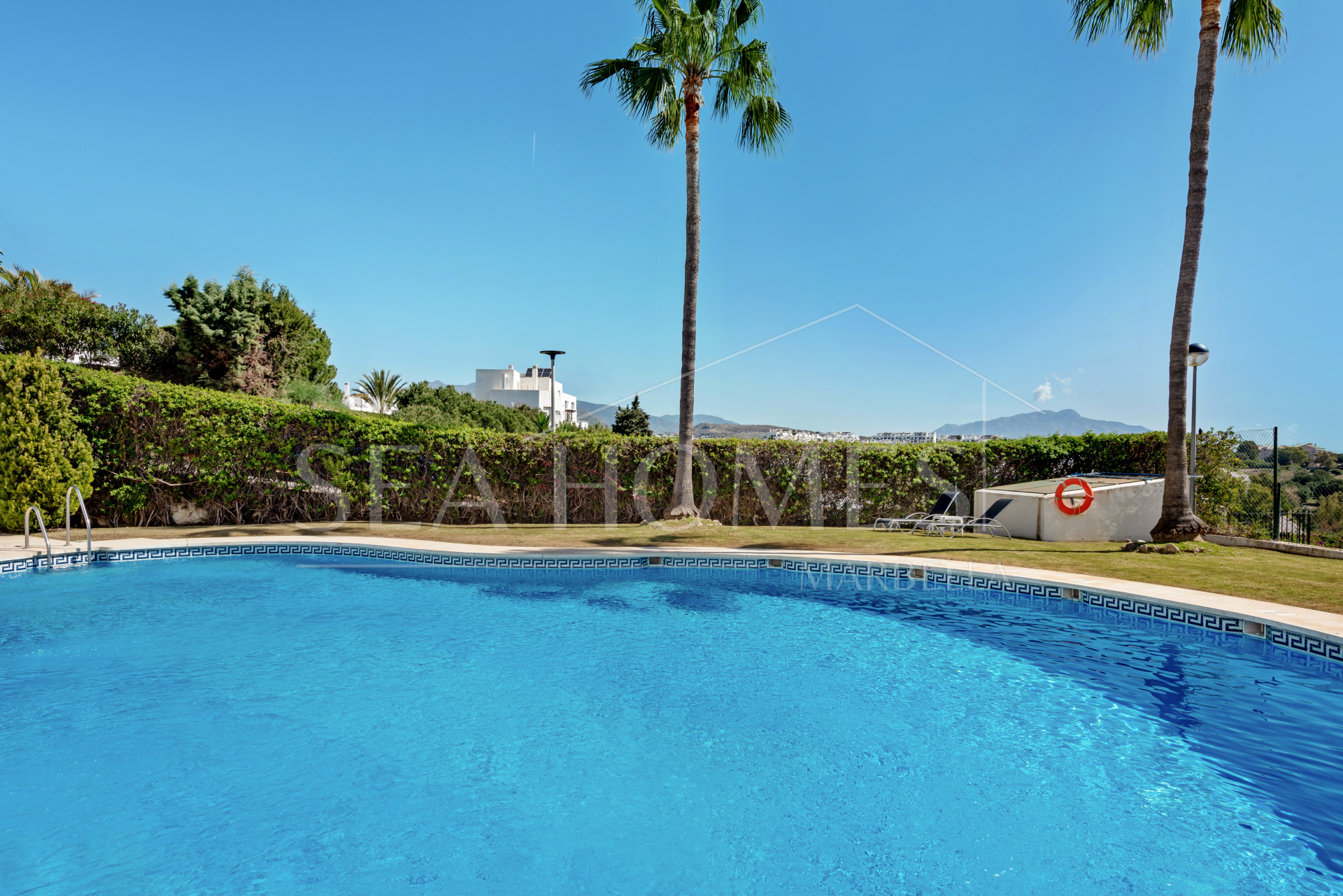 Beautiful 3 bedroom duplex penthouse with sea views for sale in Selwo, Estepona New Golden Mile