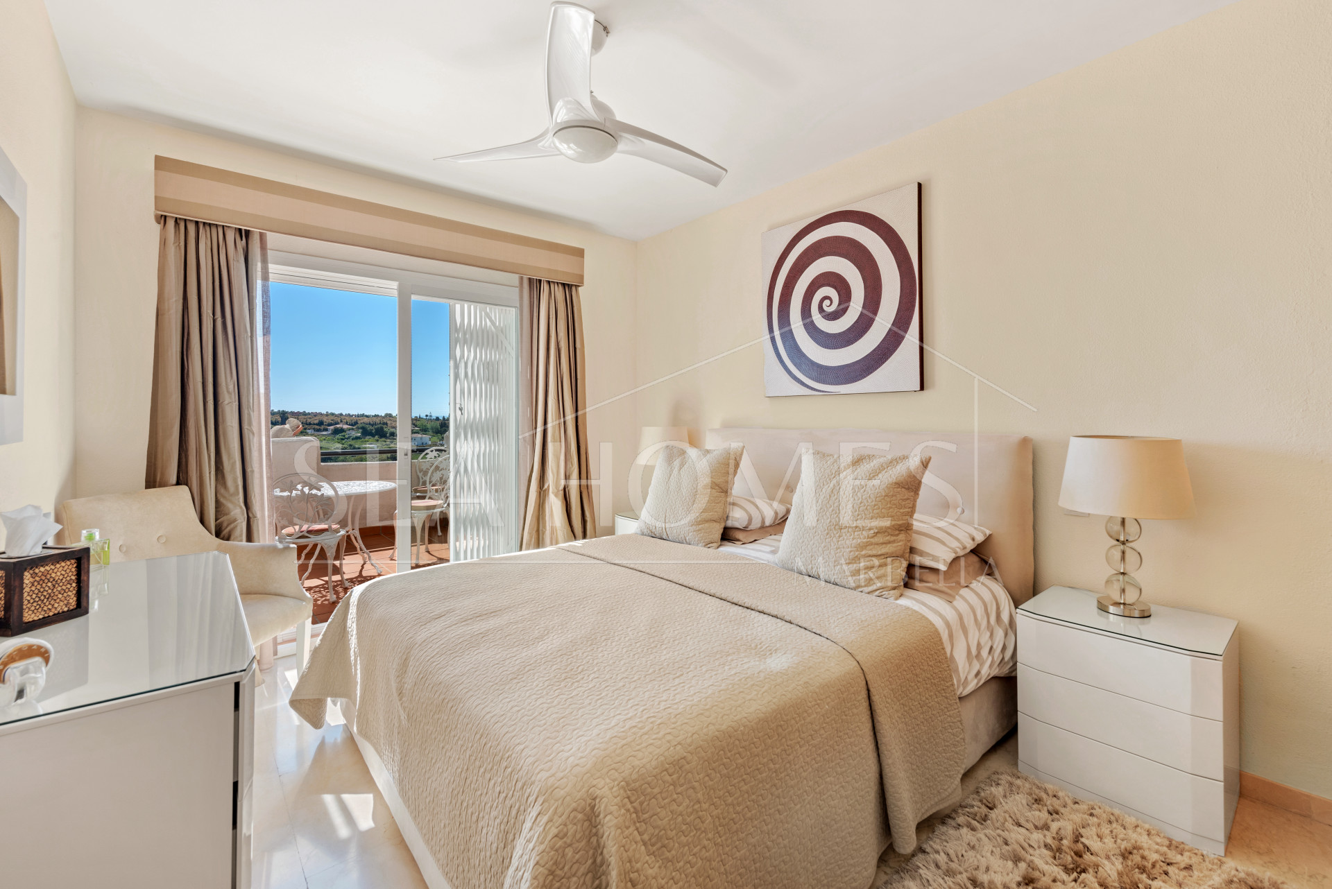 Beautiful 3 bedroom duplex penthouse with sea views for sale in Selwo, Estepona New Golden Mile