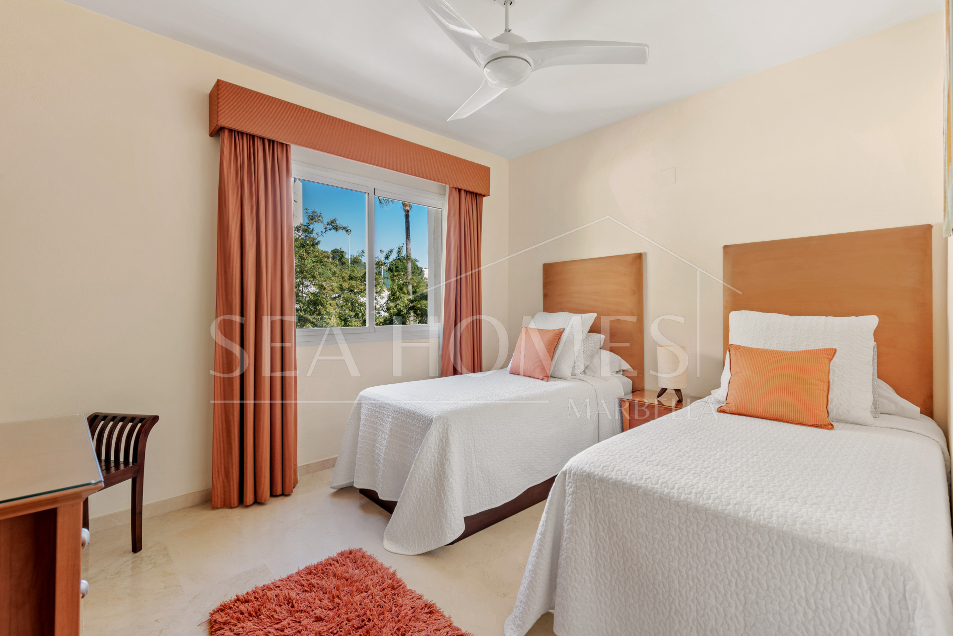 Beautiful 3 bedroom duplex penthouse with sea views for sale in Selwo, Estepona New Golden Mile