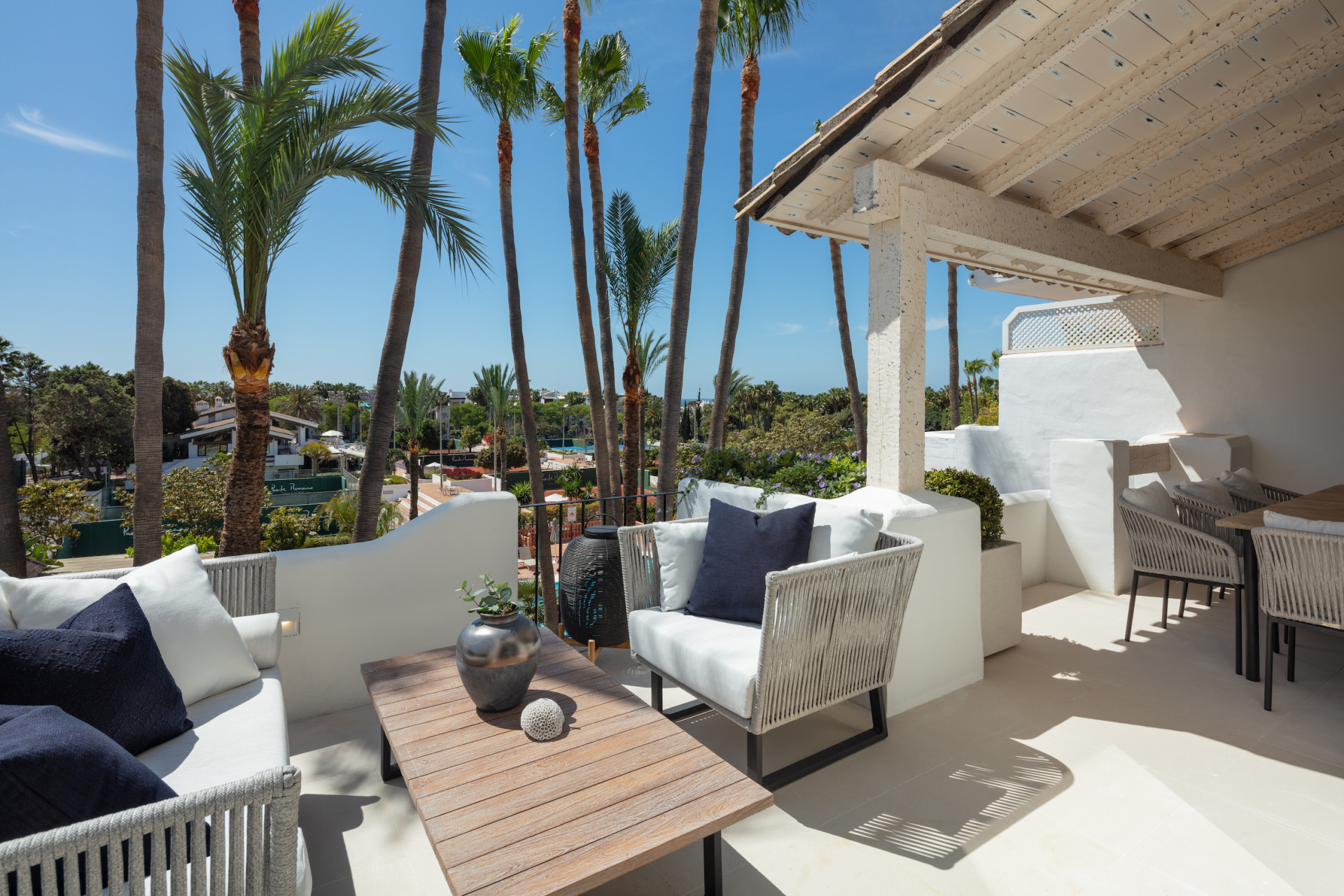 Qlistings - Upgraded duplex penthouse with luxe amenities in Marina de Puente Romano, Marbella Golden Mile Property Image