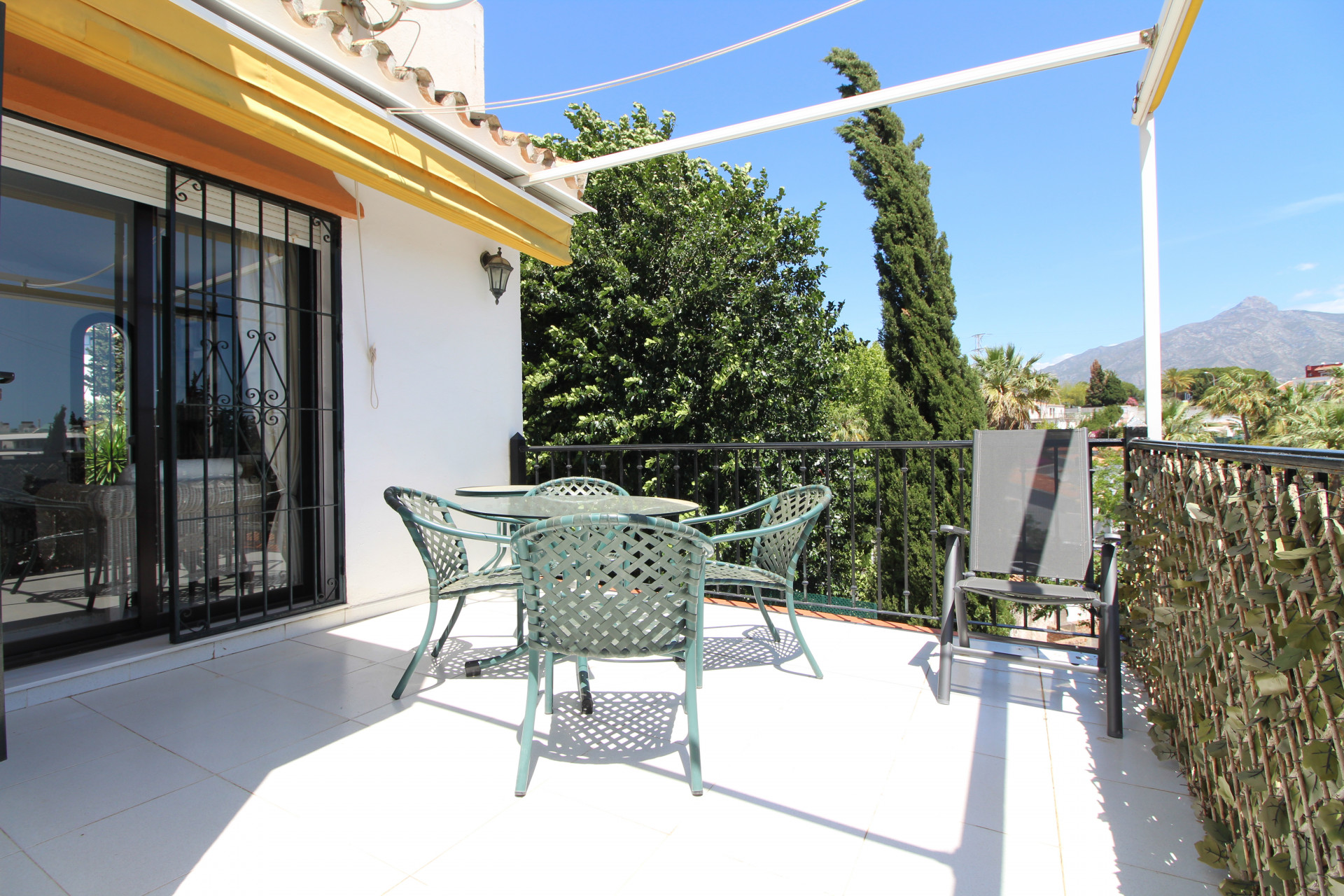 Renovation Opportunity: 4 Bedroom Villa in Nueva Andalucia, Marbella