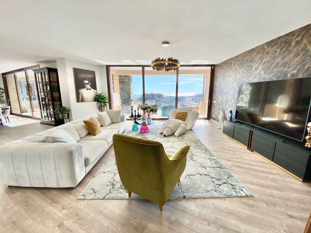 Huge 4 bedrooms apartment, Real de la Quinta, Banahavis