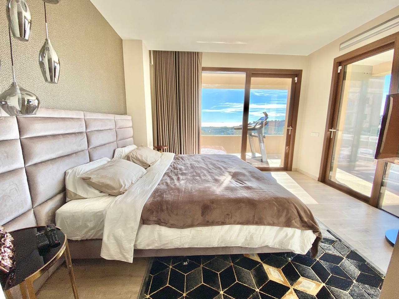Huge 4 bedrooms apartment, Real de la Quinta, Banahavis