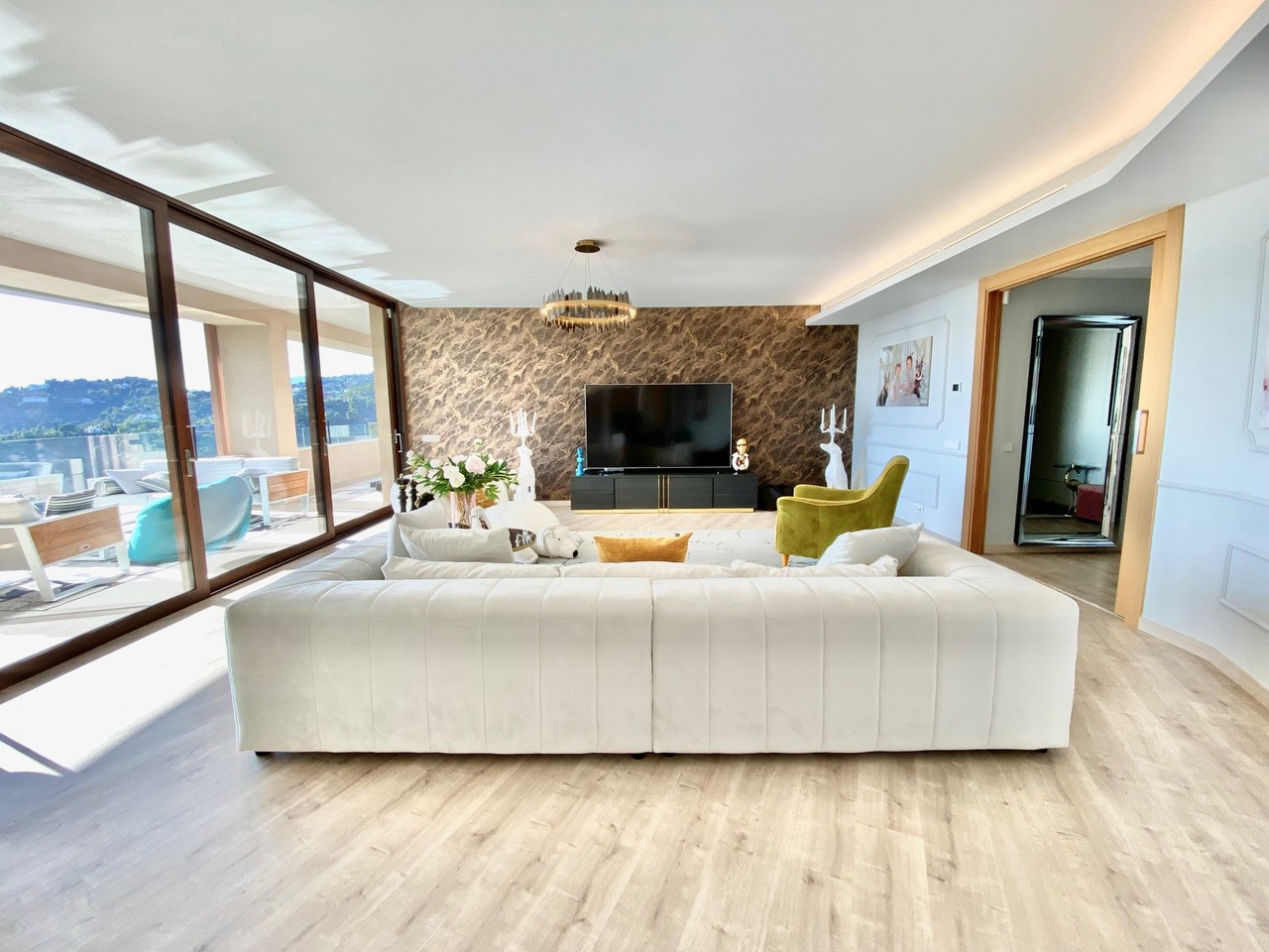 Huge 4 bedrooms apartment, Real de la Quinta, Banahavis