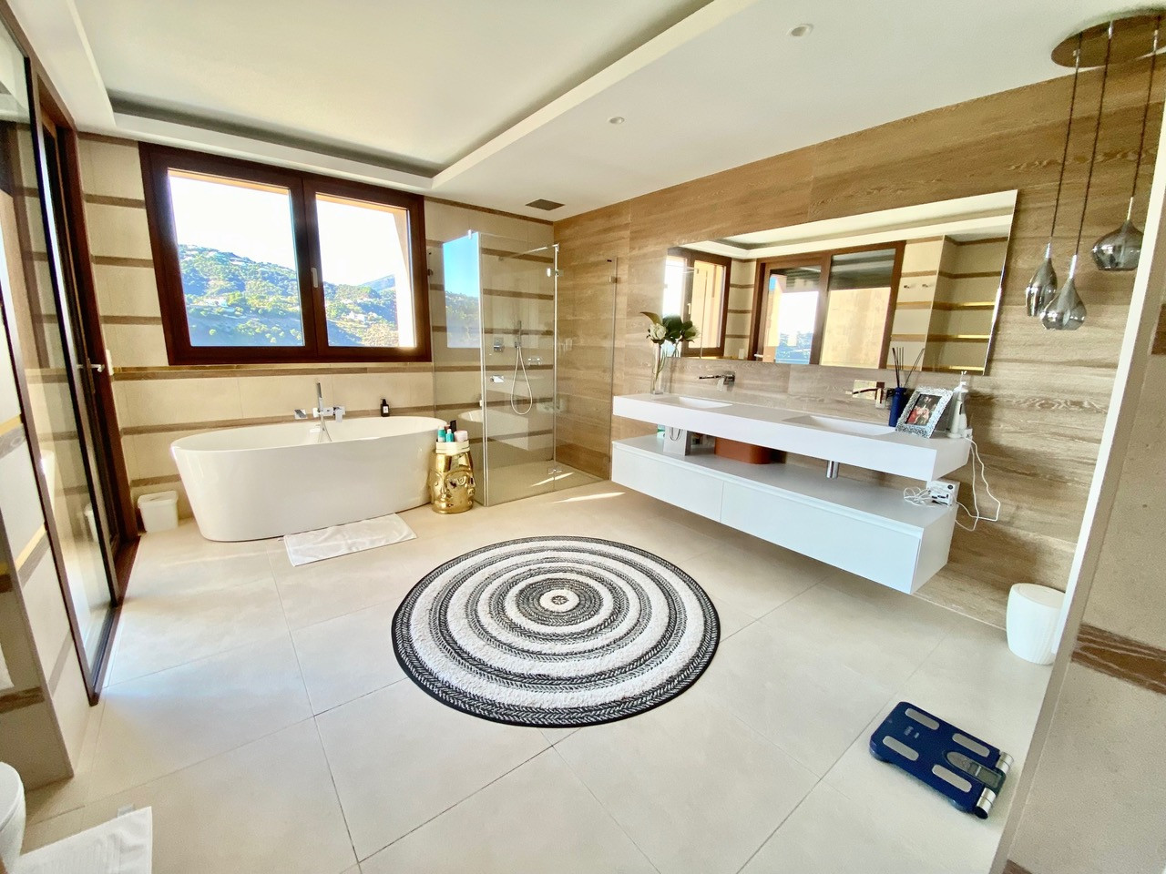 Huge 4 bedrooms apartment, Real de la Quinta, Banahavis
