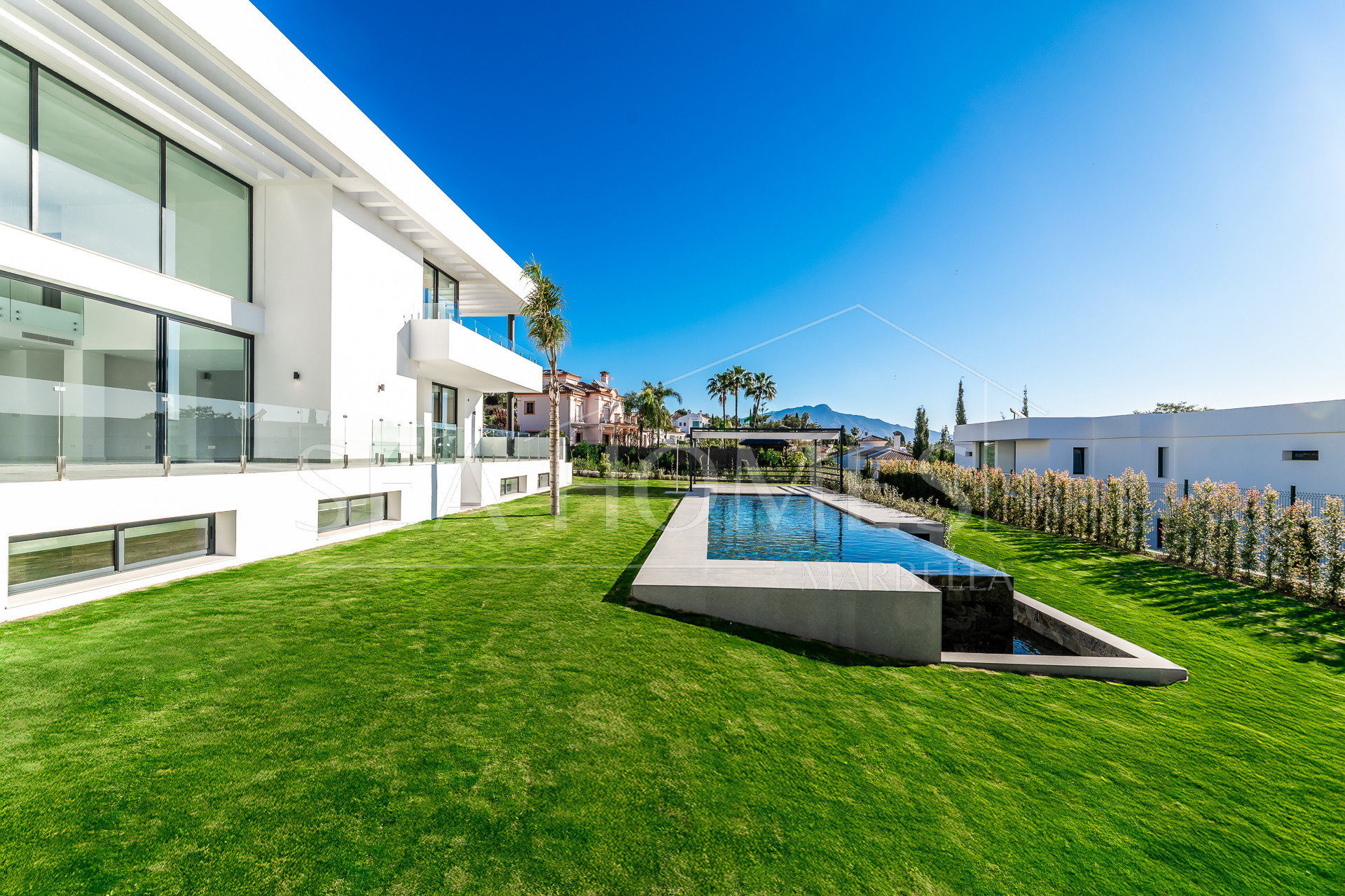 Villa Paradise in Paraiso Alto, Benahavis