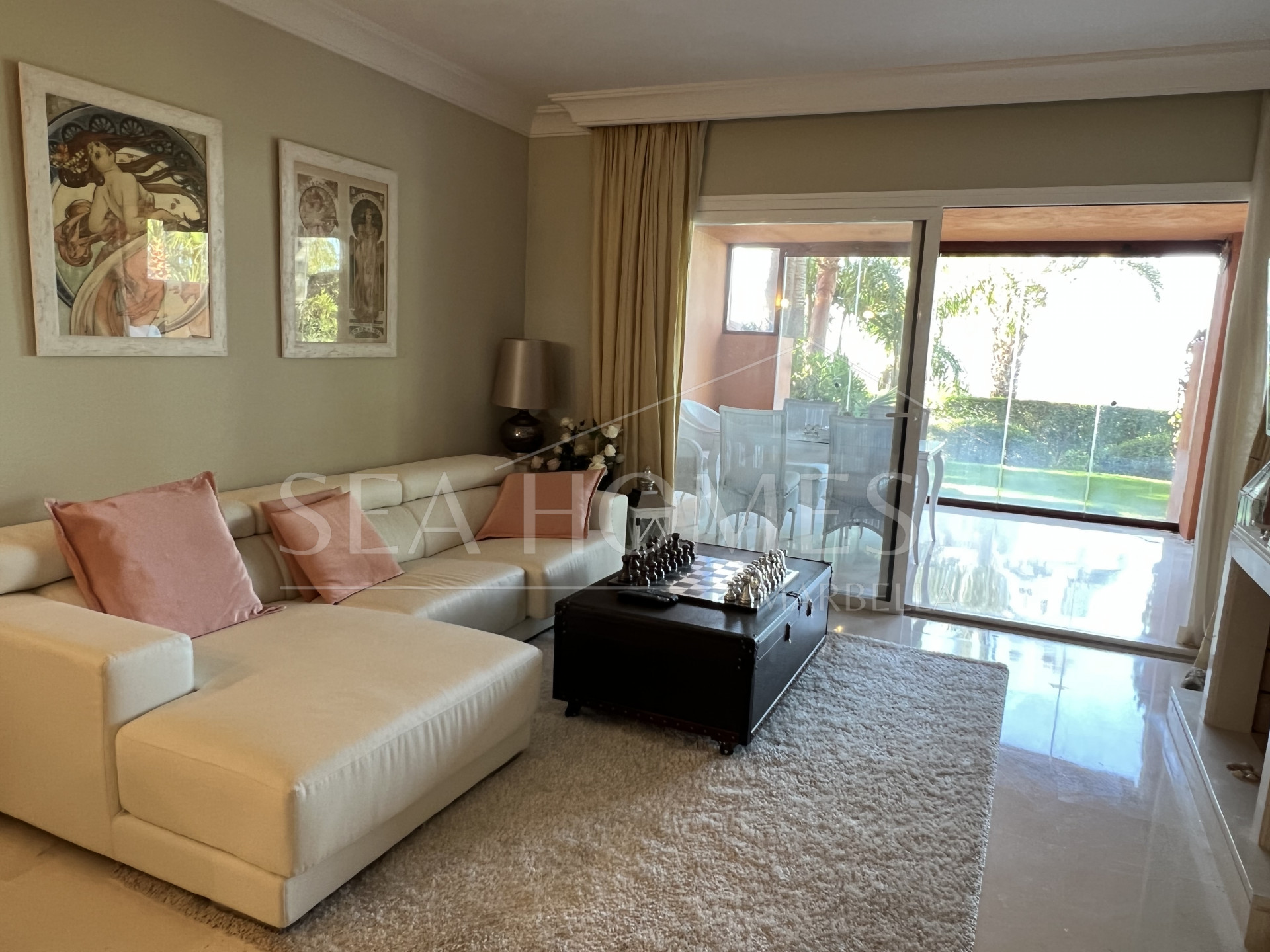 Luxury apartment for sale in Mirador de Los Flamingos with open sea views