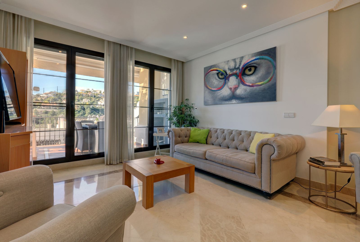 Apartamento en venta en Los Arqueros, Benahavis