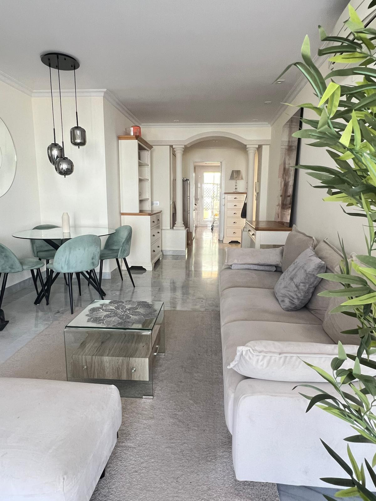 Apartamento en alquiler en Nueva Andalucia, Costa del Sol
