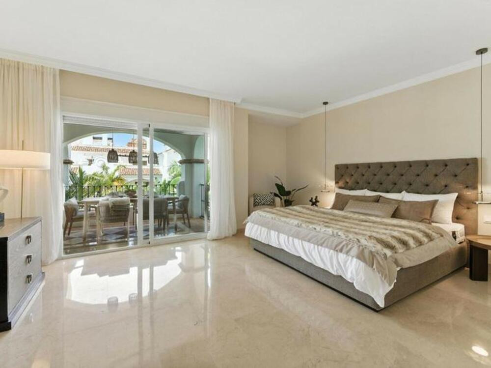 Sophisticated 4-Bedroom Apartment on Marbella’s Iconic Golden Mile