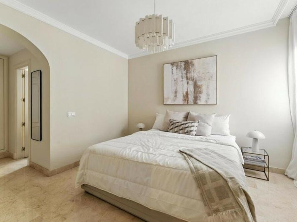 Sophisticated 4-Bedroom Apartment on Marbella’s Iconic Golden Mile
