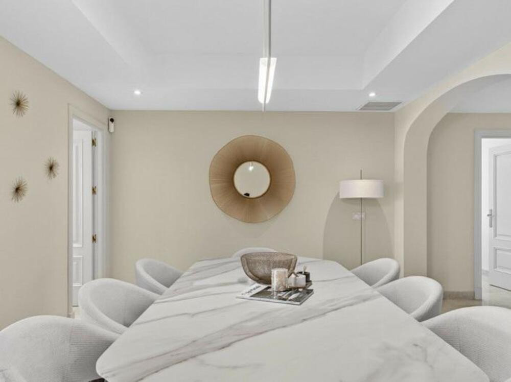 Sophisticated 4-Bedroom Apartment on Marbella’s Iconic Golden Mile