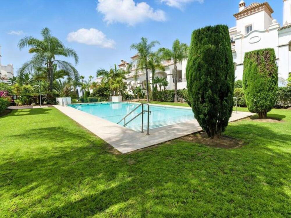 Sophisticated 4-Bedroom Apartment on Marbella’s Iconic Golden Mile