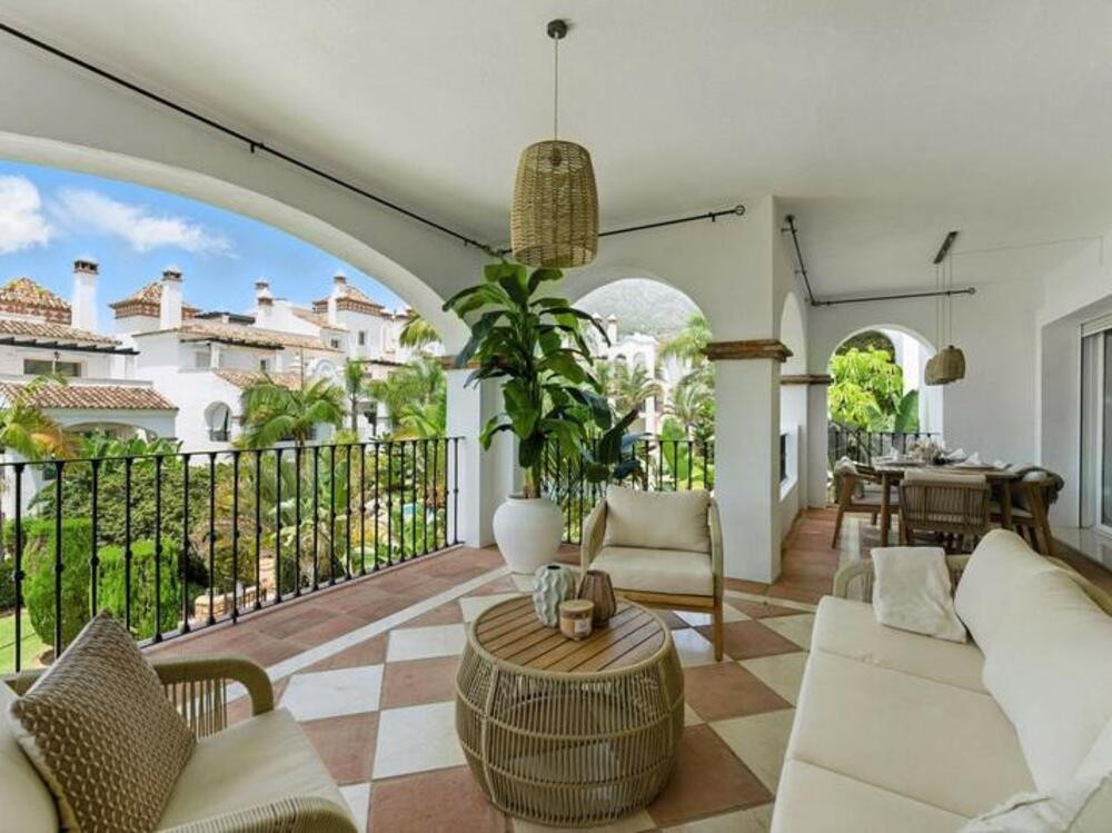 Sophisticated 4-Bedroom Apartment on Marbella’s Iconic Golden Mile