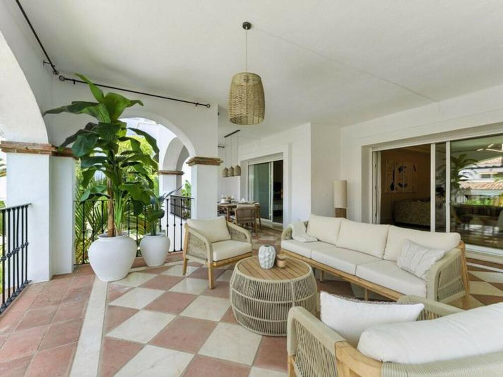 Sophisticated 4-Bedroom Apartment on Marbella’s Iconic Golden Mile